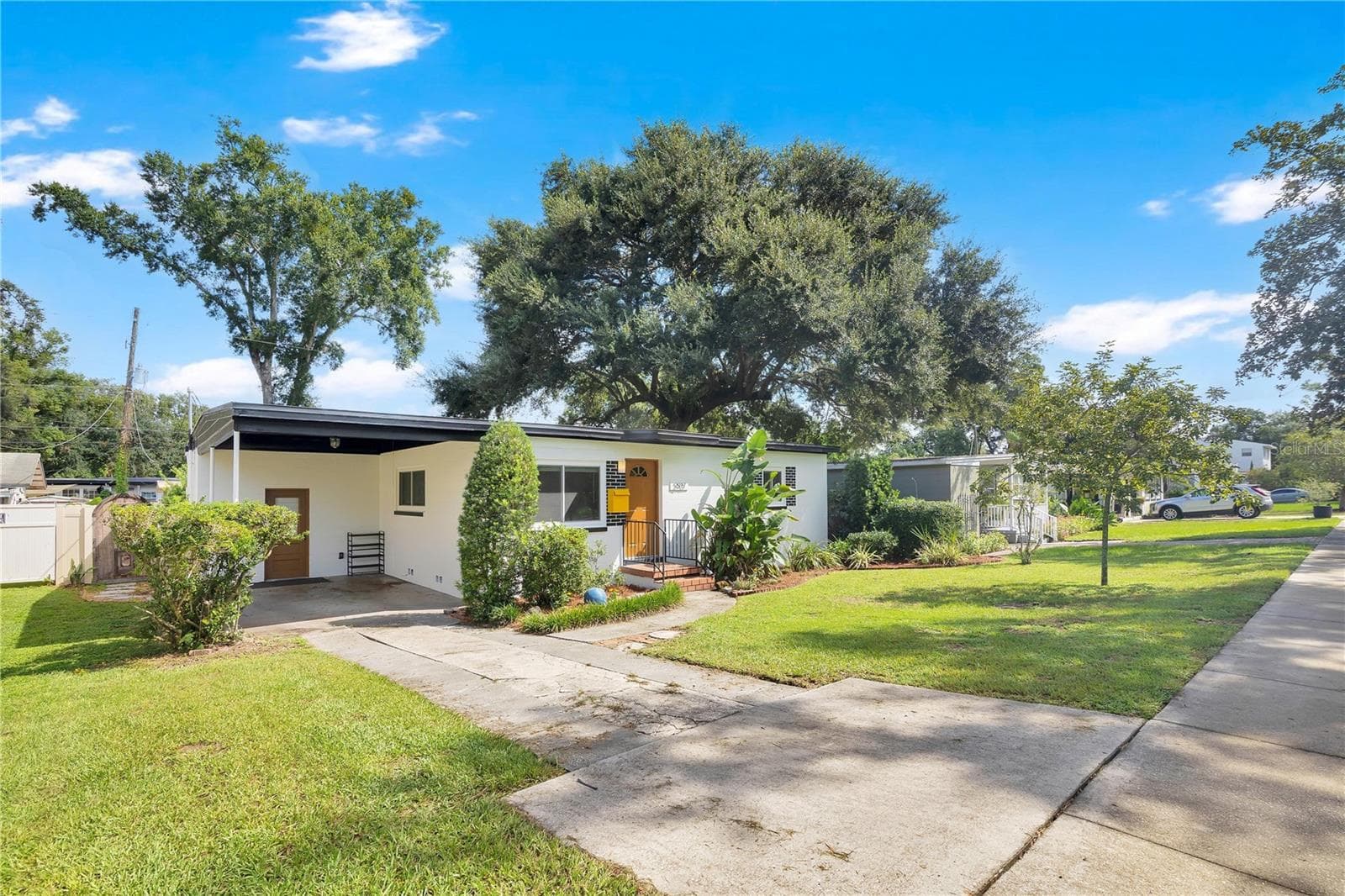 Single Family Residence at 2917 PICKFAIR ST, ORLANDO, photo 2 of 26