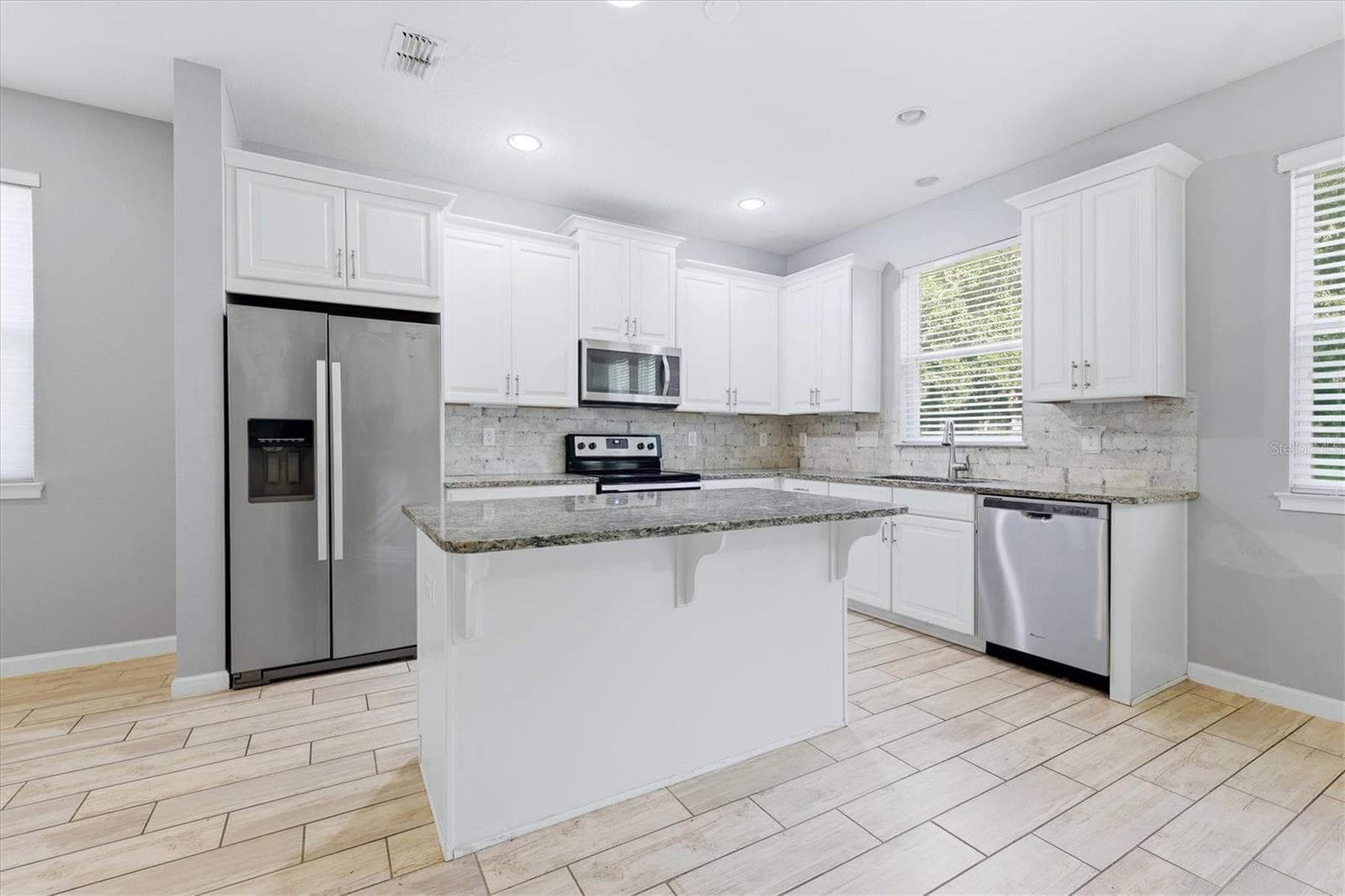 Townhouse at 11705 MEADOWGATE PL, BRADENTON, photo 14 of 48