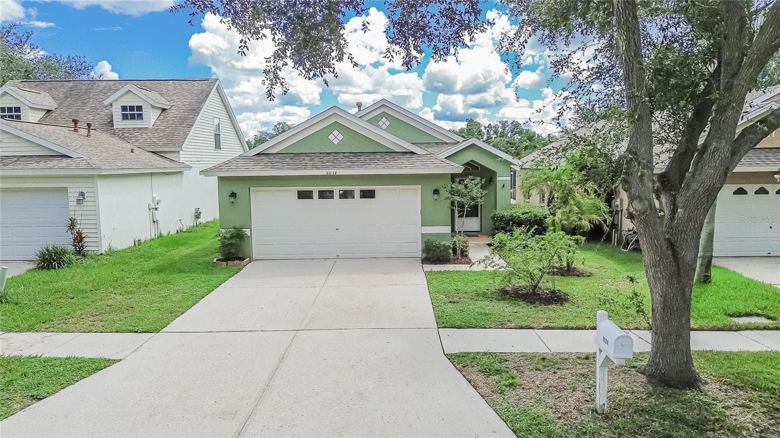 Single Family Residence at 6634 SUMMER HAVEN DR, RIVERVIEW, photo 2 of 30
