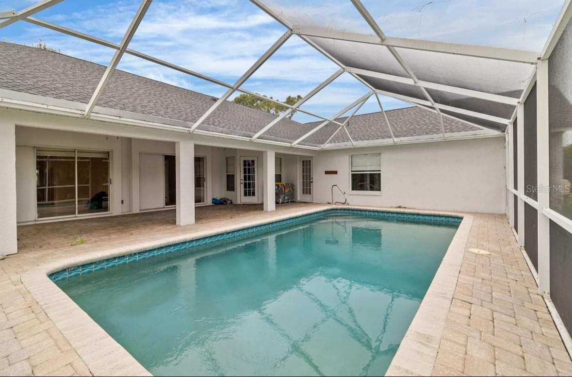 Single Family Residence at 1040 BAY HARBOR DR, ENGLEWOOD, photo 12 of 13