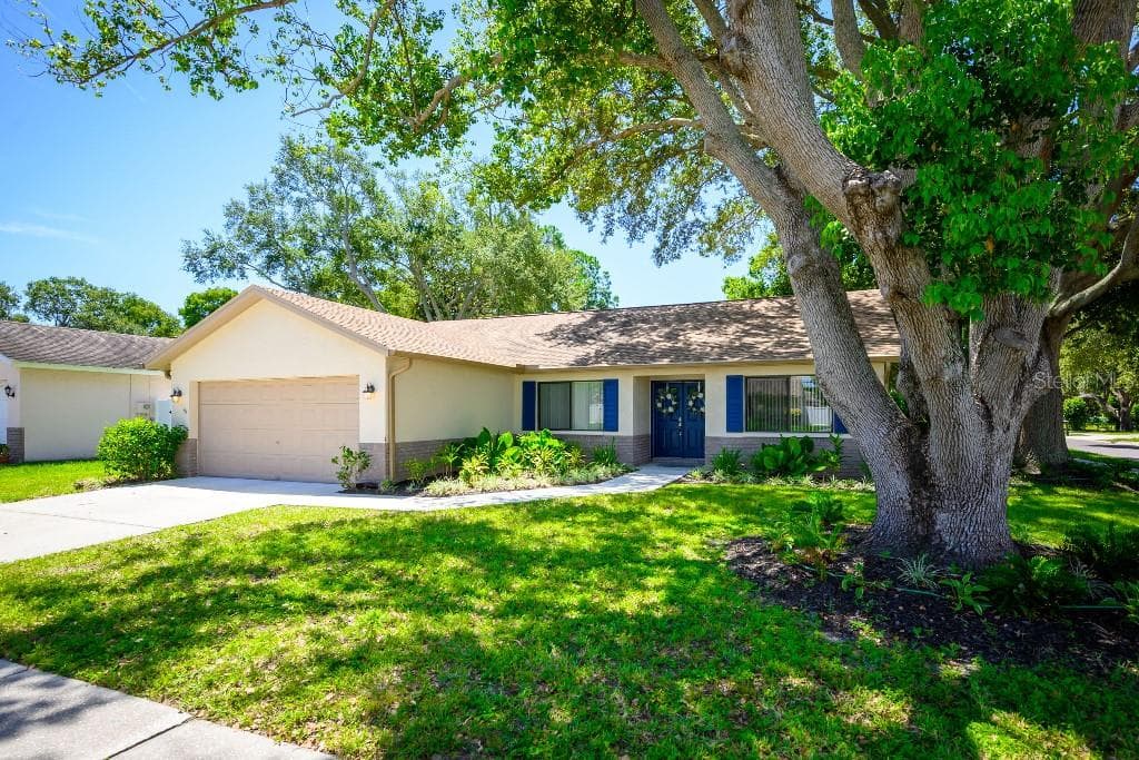 Single Family Residence at 2109 CYPRESS POINT DR N, CLEARWATER, photo 2 of 30