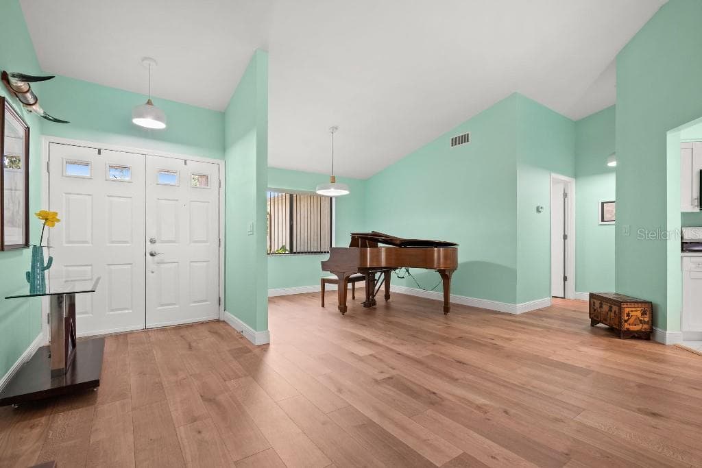 Single Family Residence at 2109 CYPRESS POINT DR N, CLEARWATER, photo 5 of 30
