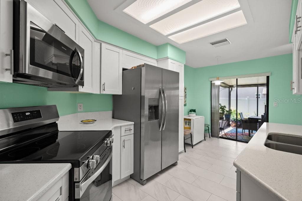 Single Family Residence at 2109 CYPRESS POINT DR N, CLEARWATER, photo 9 of 30