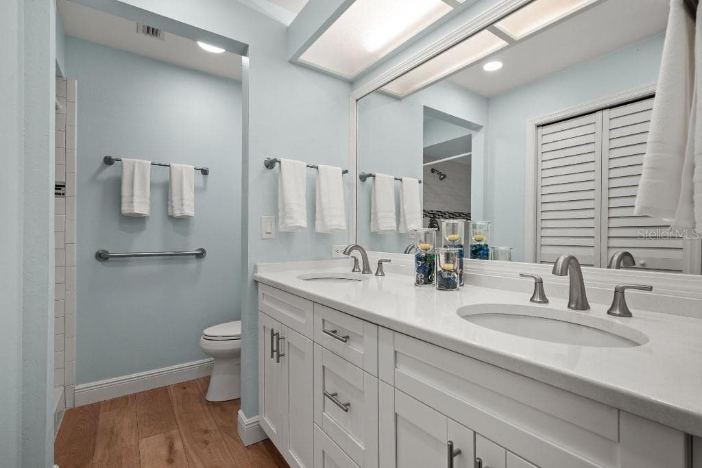 Single Family Residence at 2109 CYPRESS POINT DR N, CLEARWATER, photo 17 of 30