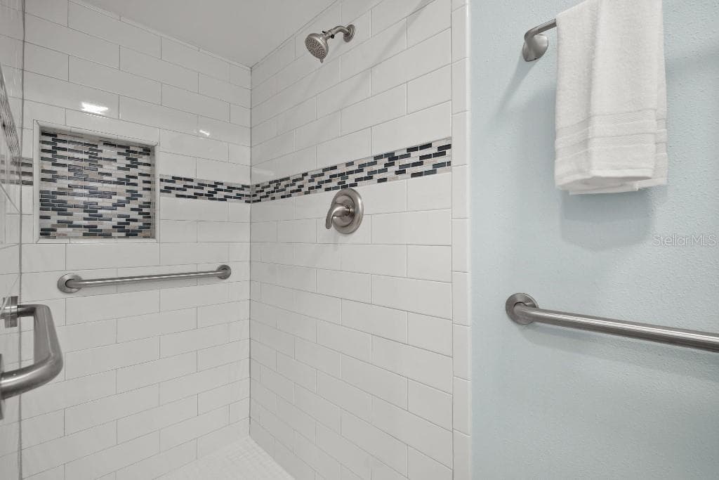 Single Family Residence at 2109 CYPRESS POINT DR N, CLEARWATER, photo 18 of 30