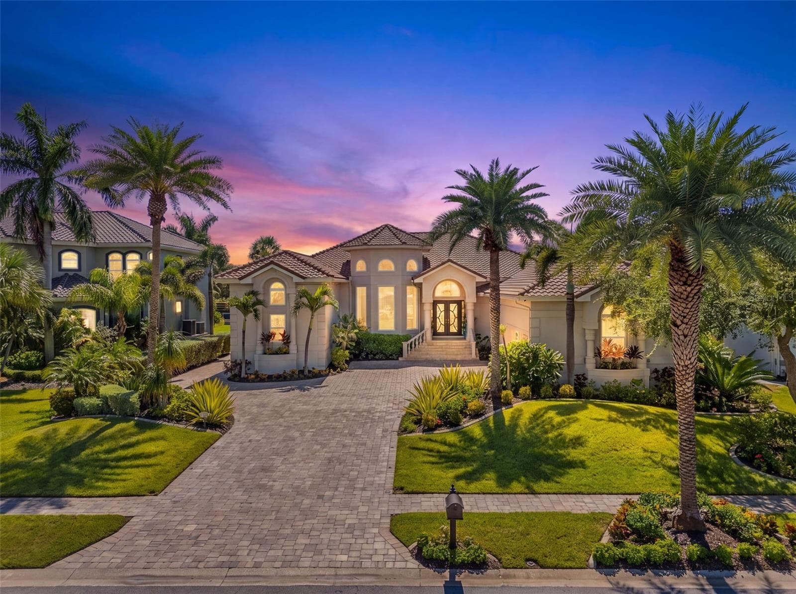 6320 PASADENA POINT BLVD