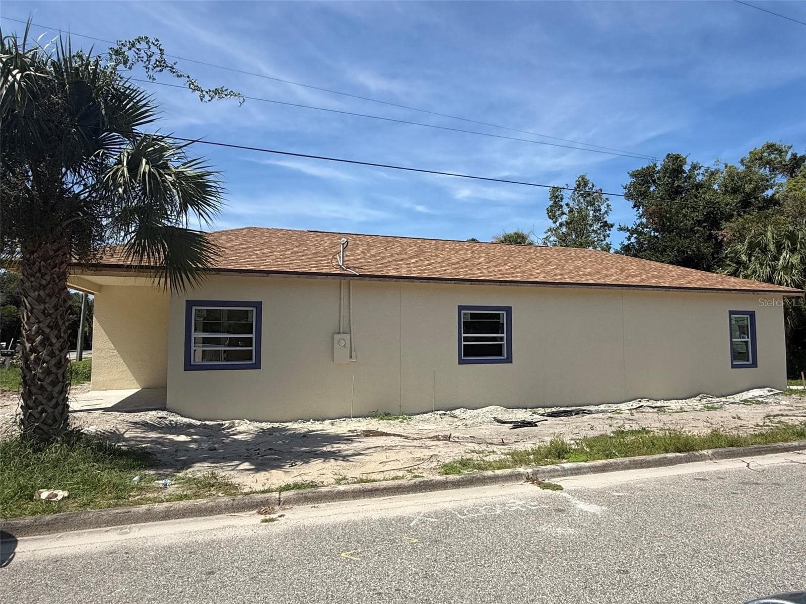 Single Family Residence at 700 LOOMIS AVE, DAYTONA BEACH, photo 2 of 4