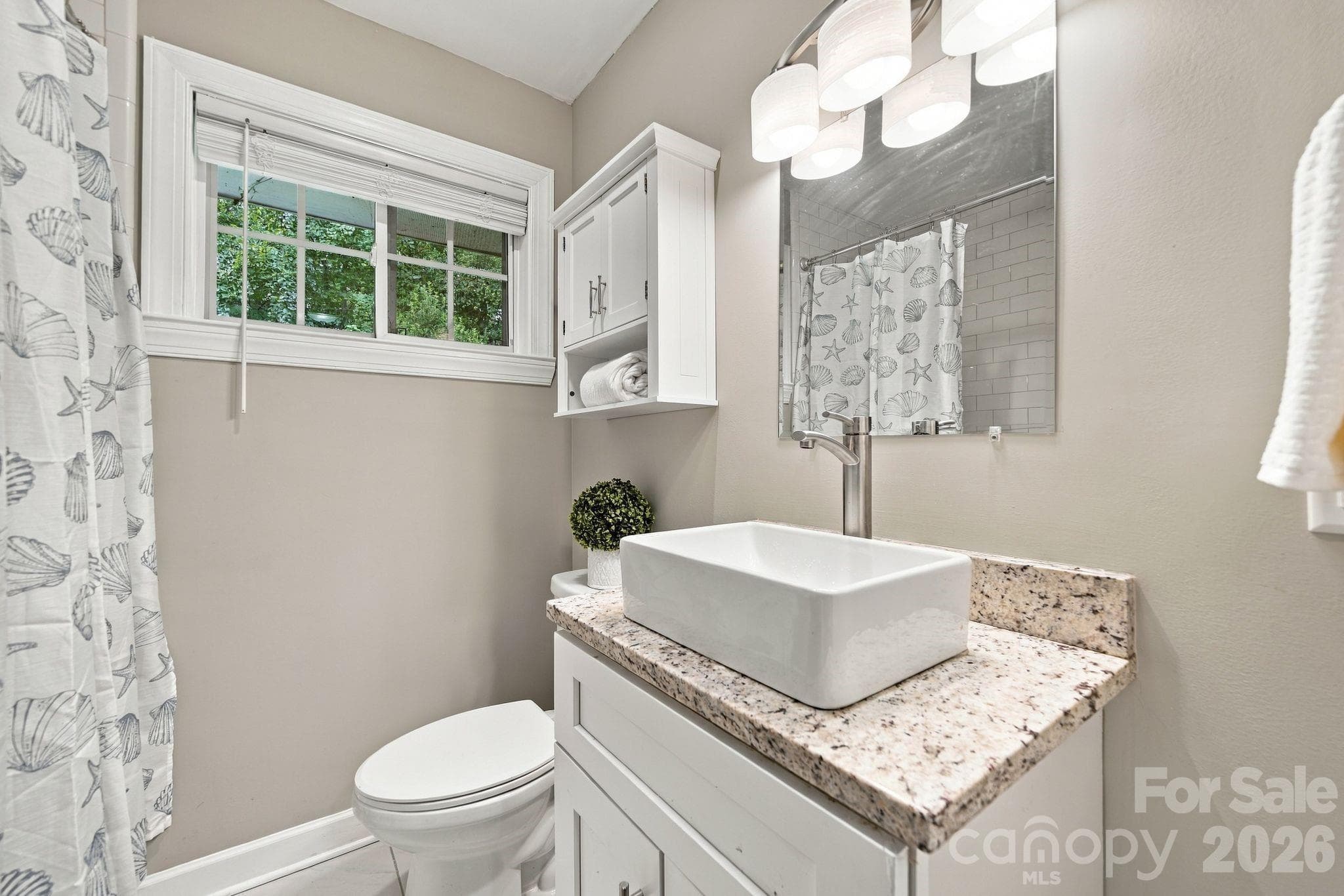 Single Family Residence at 3307 Bonaire Drive, Charlotte, photo 8 of 20