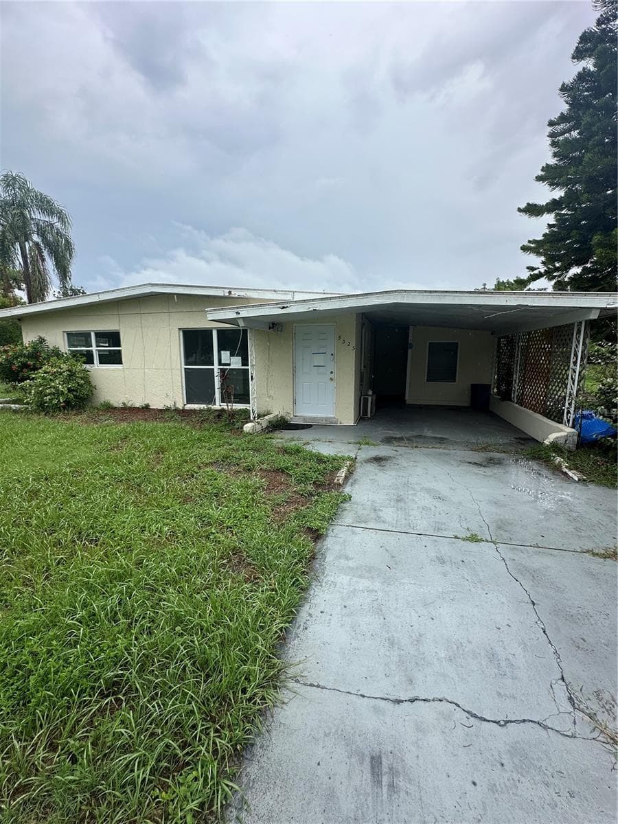 Single Family Residence at 5323 CARLTON RD, NEW PORT RICHEY, photo 2 of 11