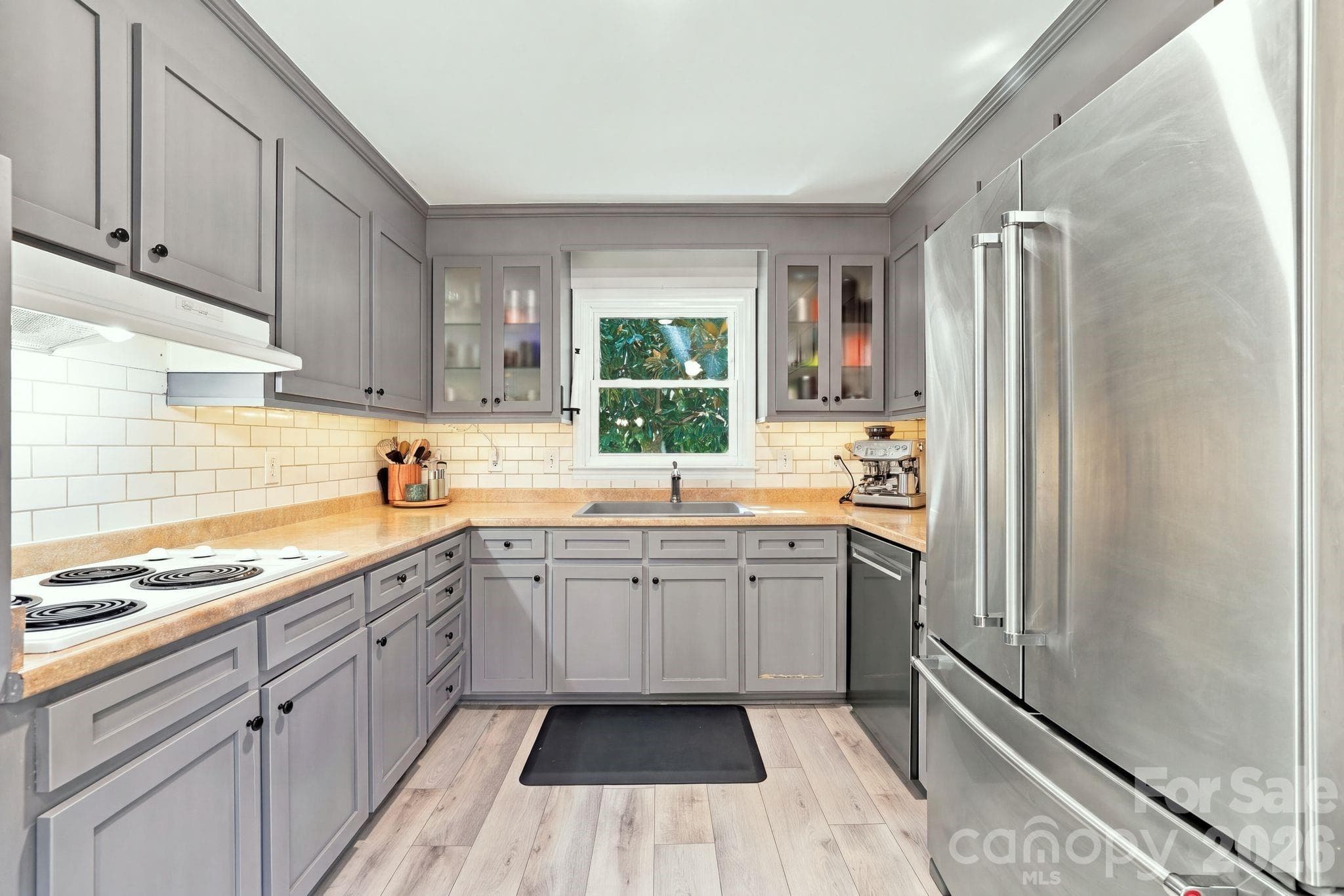 Single Family Residence at 912 Tally Ho Court, Charlotte, photo 10 of 48