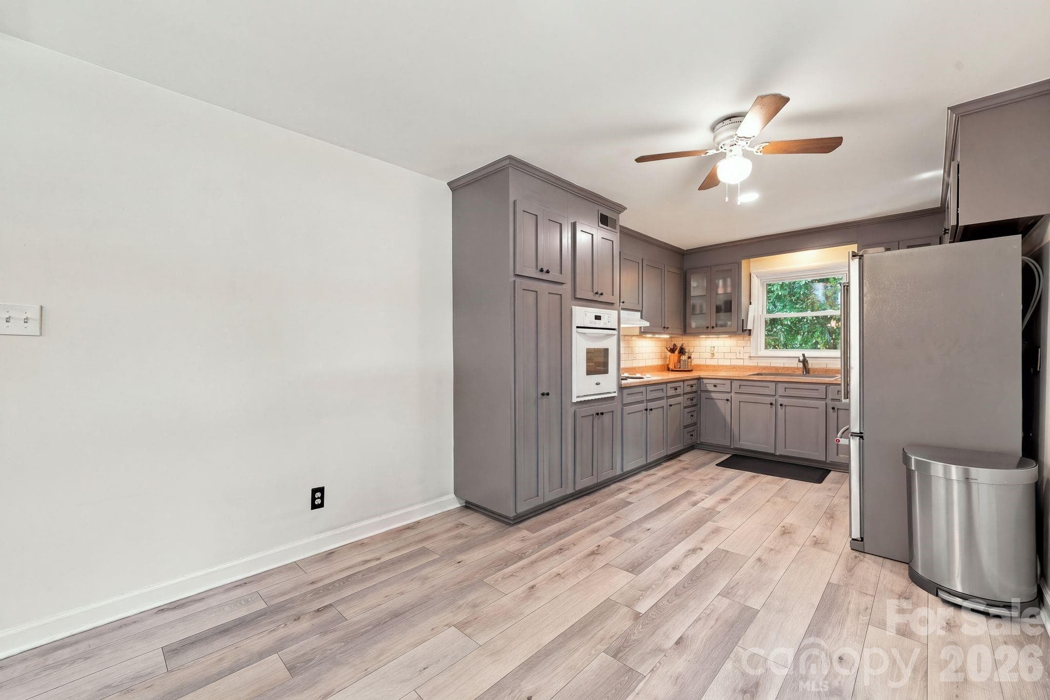Single Family Residence at 912 Tally Ho Court, Charlotte, photo 12 of 48
