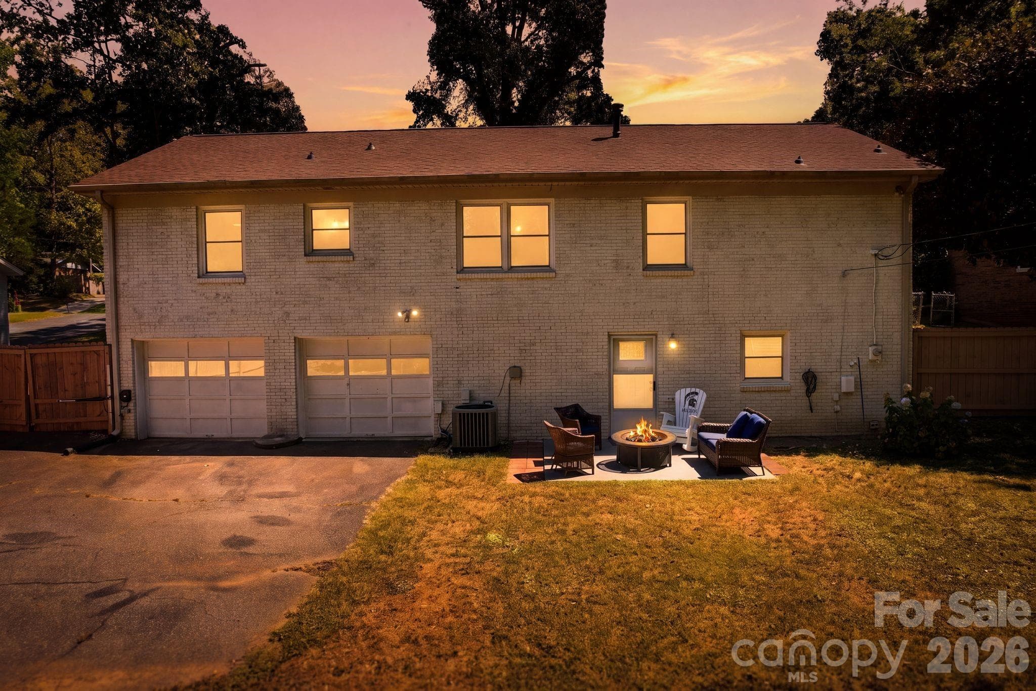 Single Family Residence at 912 Tally Ho Court, Charlotte, photo 27 of 48