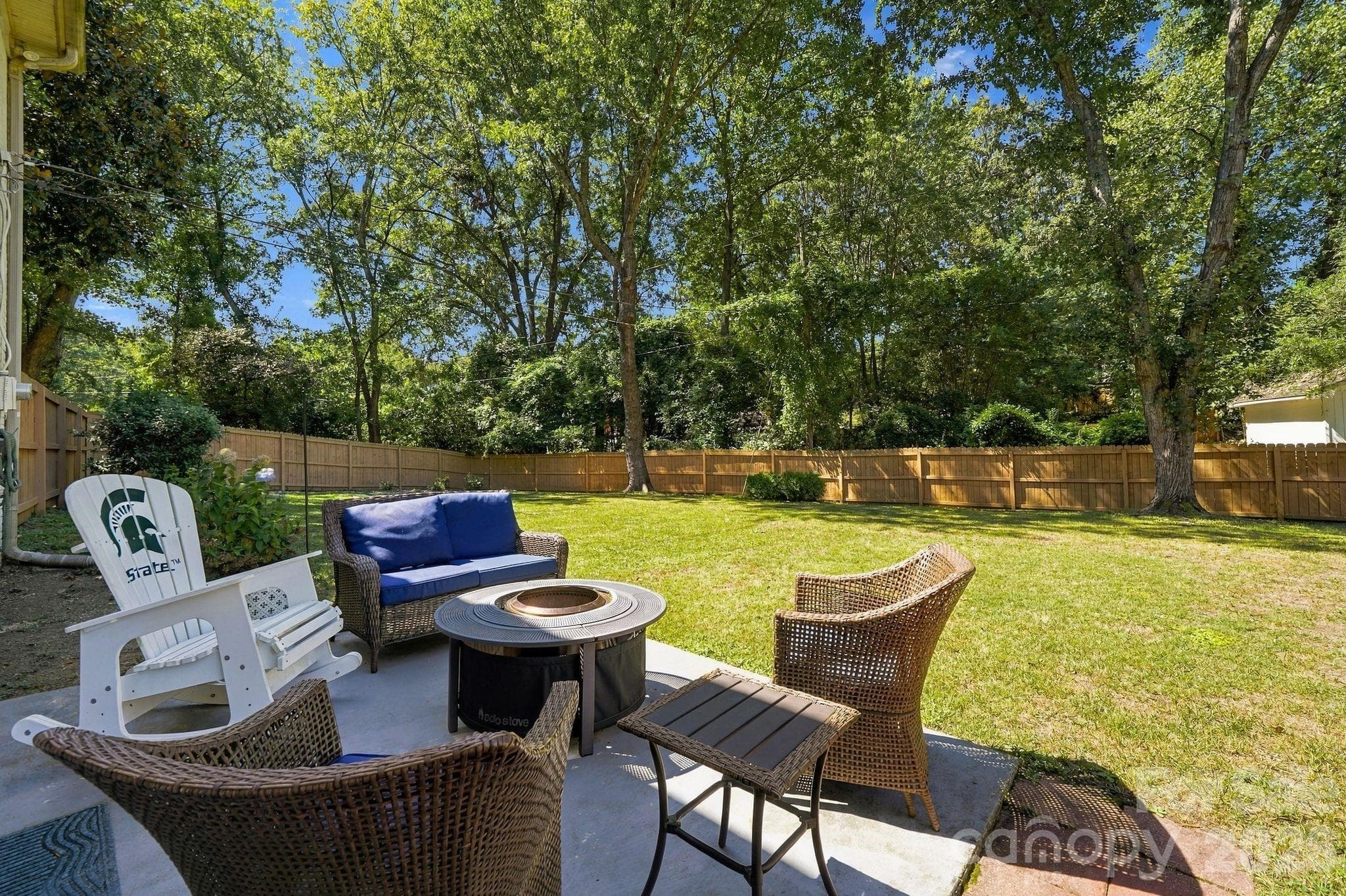 Single Family Residence at 912 Tally Ho Court, Charlotte, photo 32 of 48