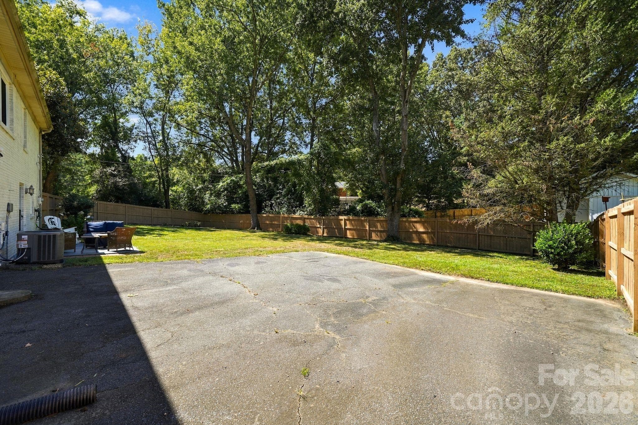 Single Family Residence at 912 Tally Ho Court, Charlotte, photo 34 of 48