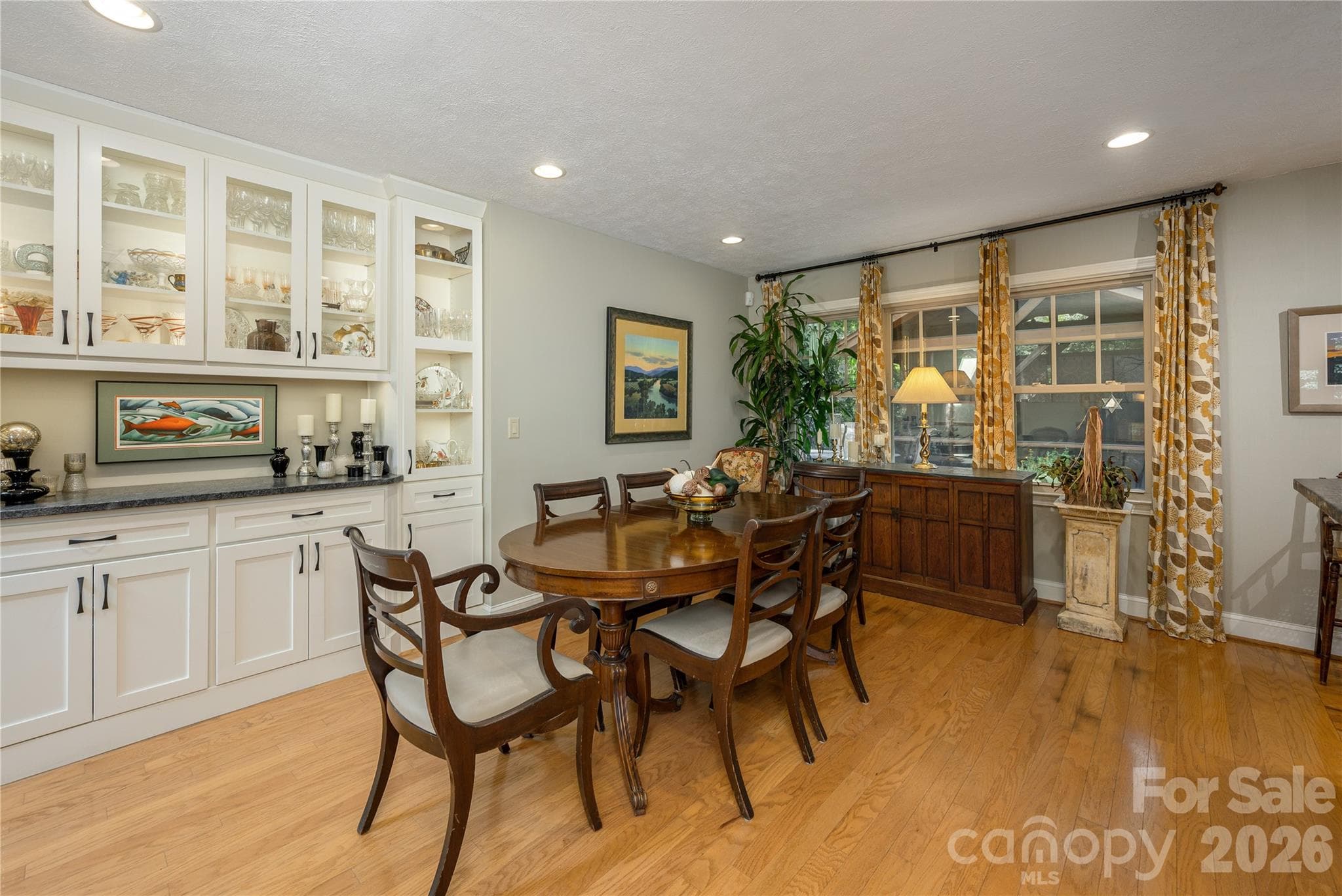 Single Family Residence at 906 Indian Hill Road, Hendersonville, photo 15 of 41