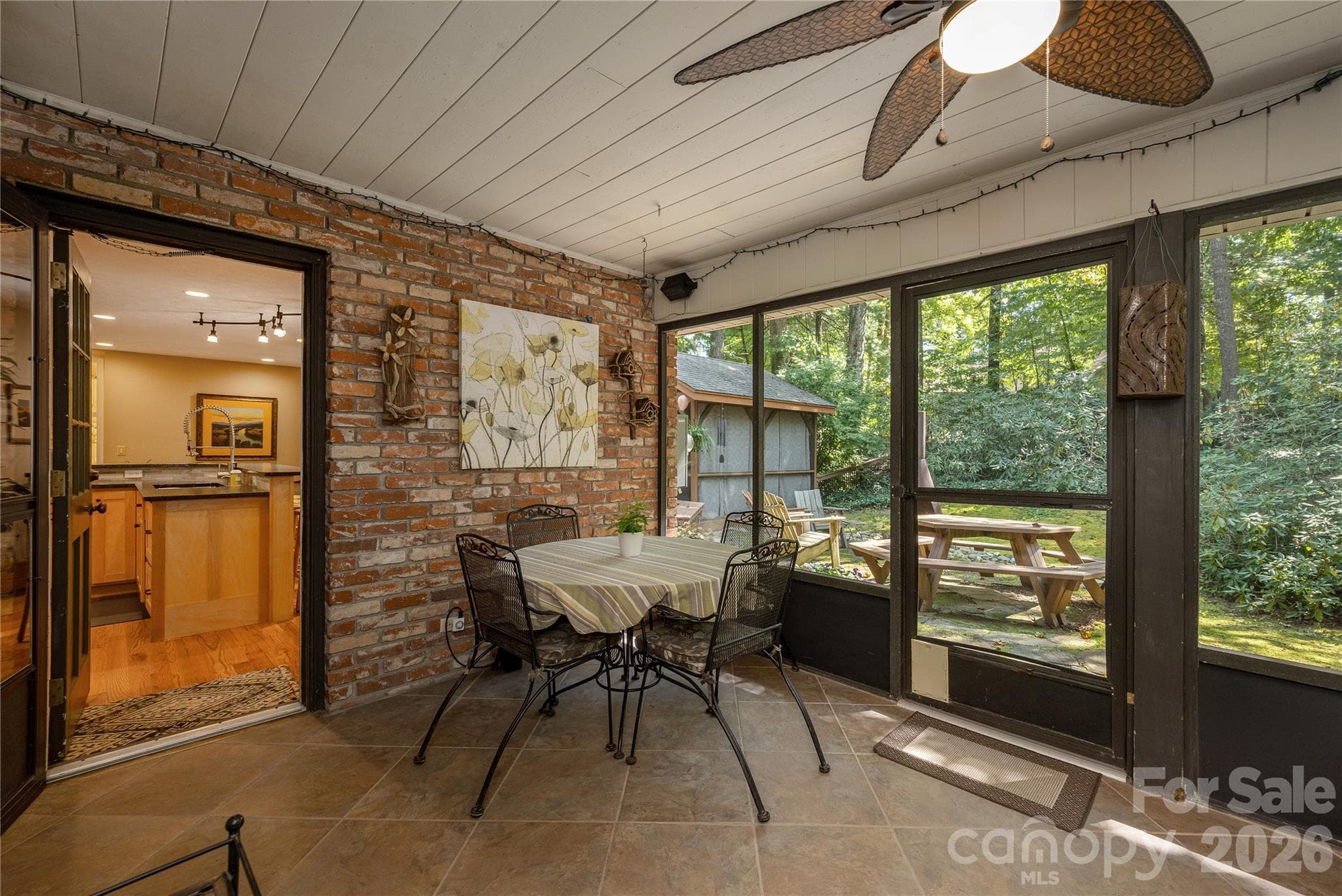 Single Family Residence at 906 Indian Hill Road, Hendersonville, photo 17 of 41