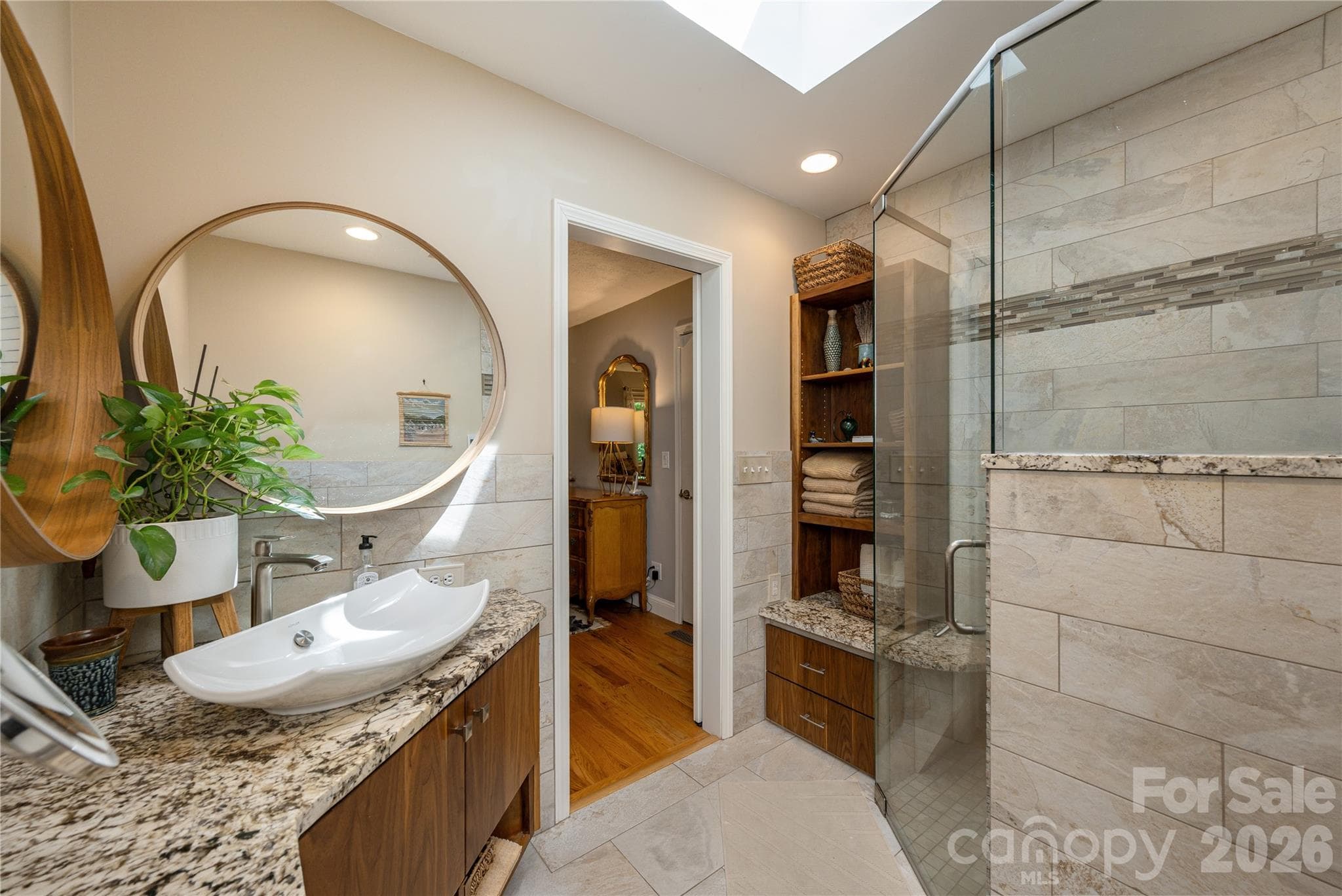 Single Family Residence at 906 Indian Hill Road, Hendersonville, photo 19 of 41