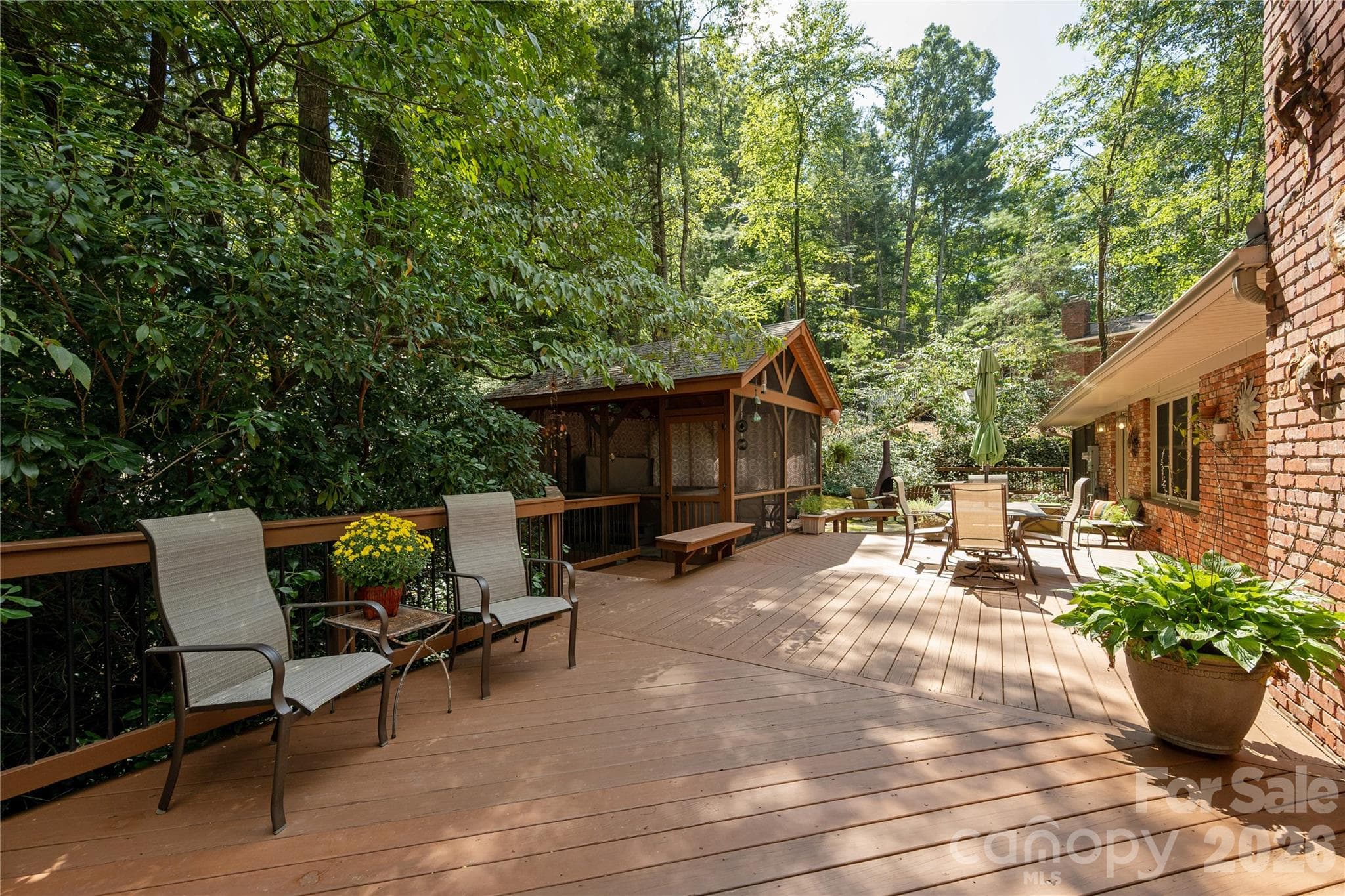 Single Family Residence at 906 Indian Hill Road, Hendersonville, photo 35 of 41