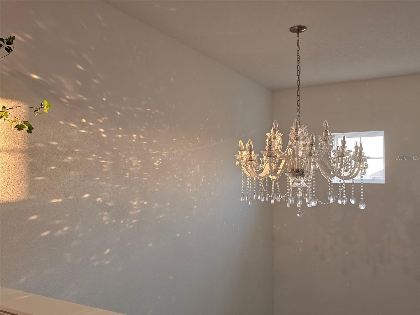 Chandelier - 4700 CRAGMERE LOOP, CLERMONT