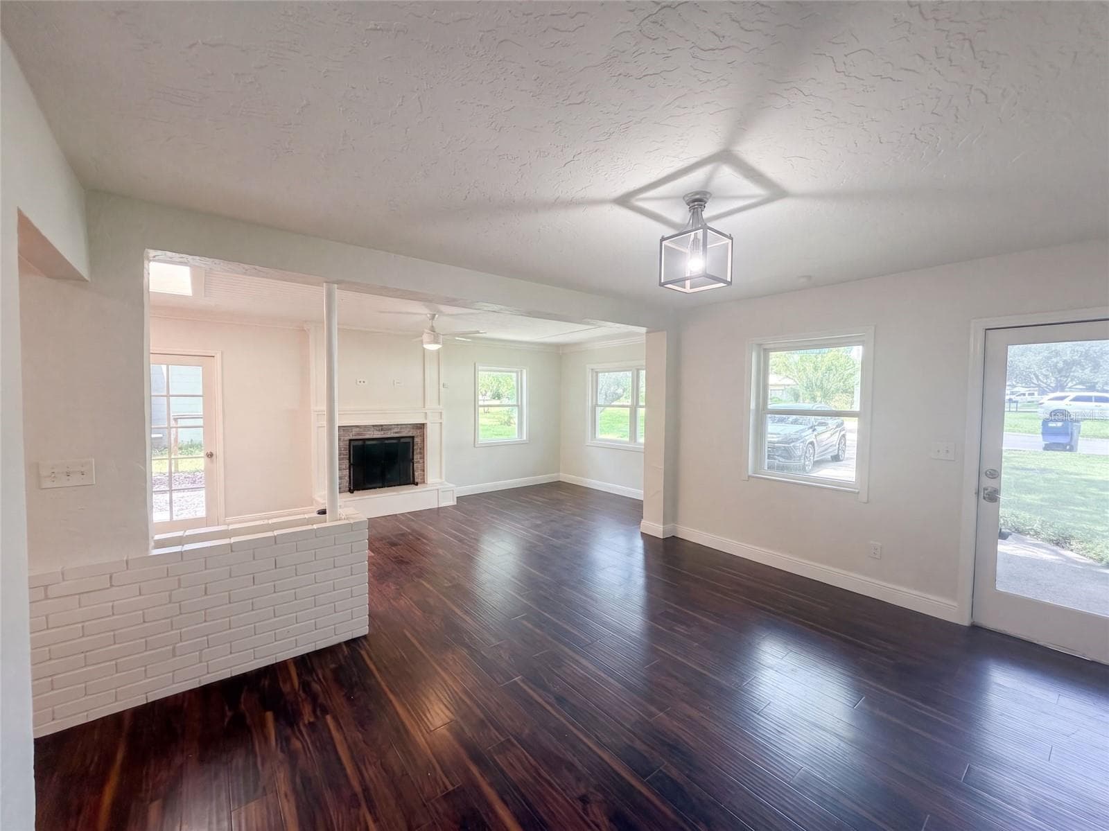 Single Family Residence at 10806 W ELBOW DR, TAMPA, photo 3 of 20