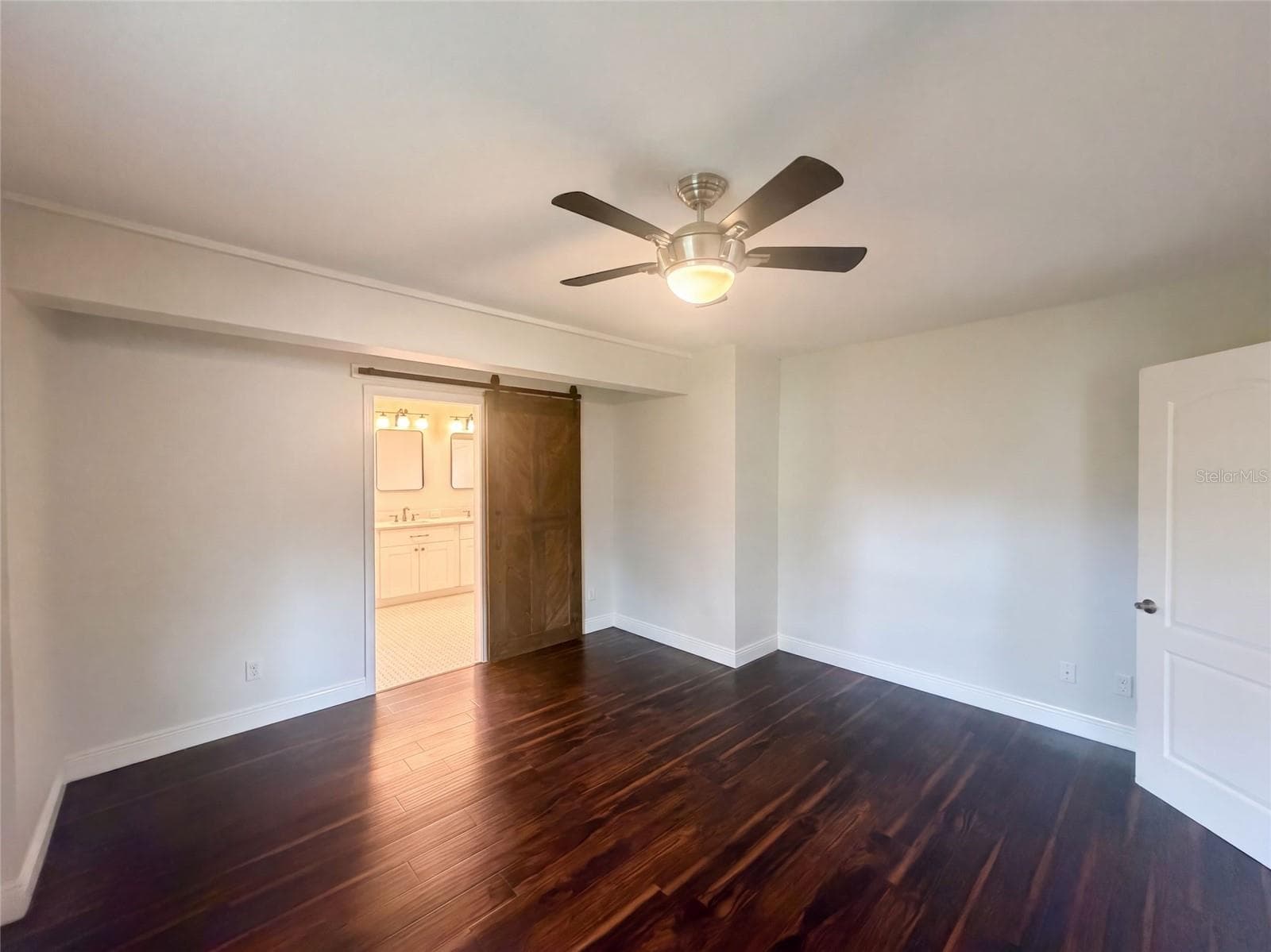 Single Family Residence at 10806 W ELBOW DR, TAMPA, photo 4 of 20