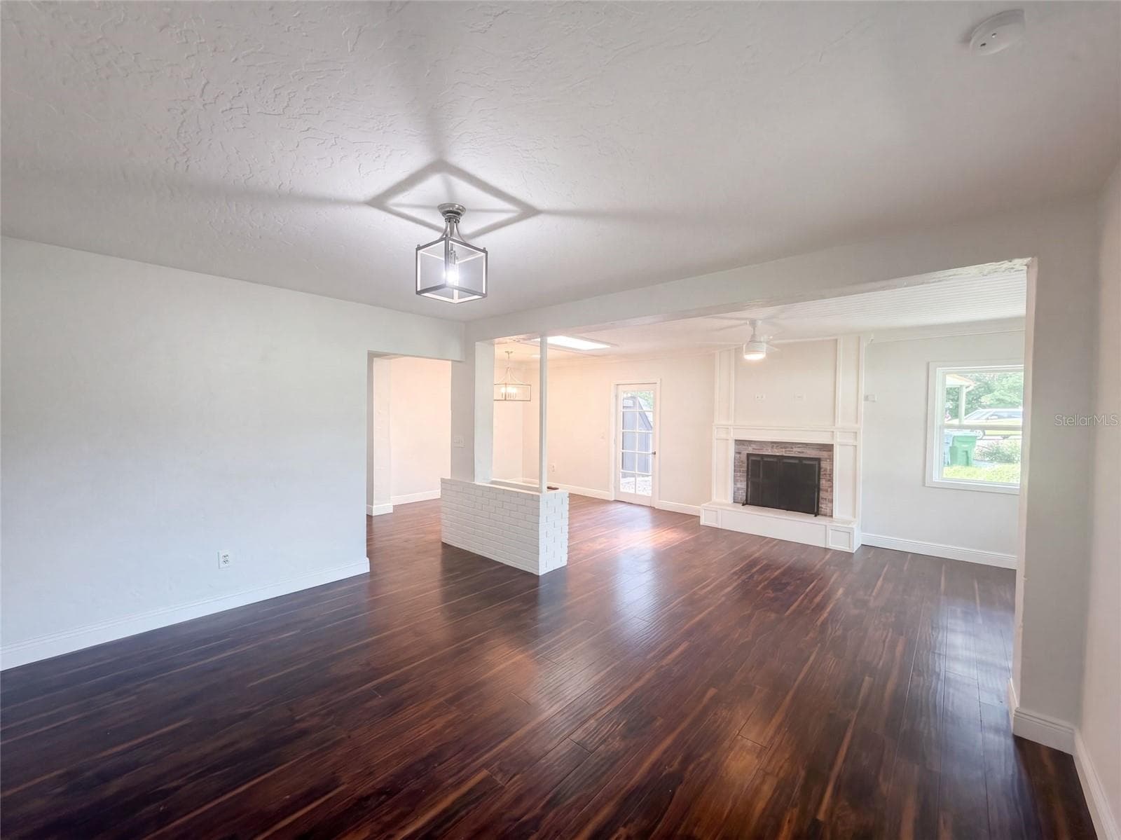 Single Family Residence at 10806 W ELBOW DR, TAMPA, photo 6 of 20