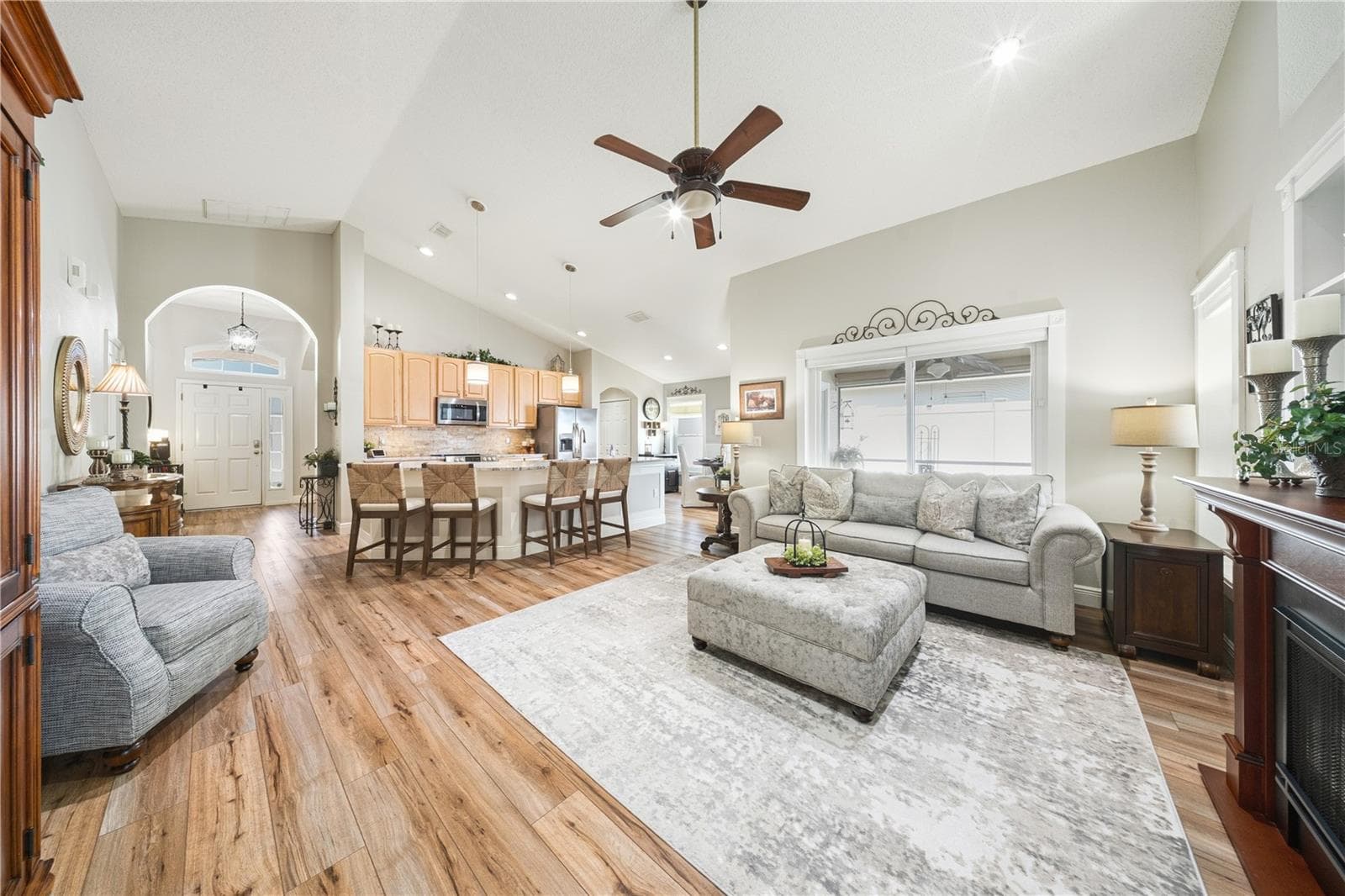 Single Family Residence at 2530 ARROWPOINTE DR, HOLIDAY, photo 4 of 35