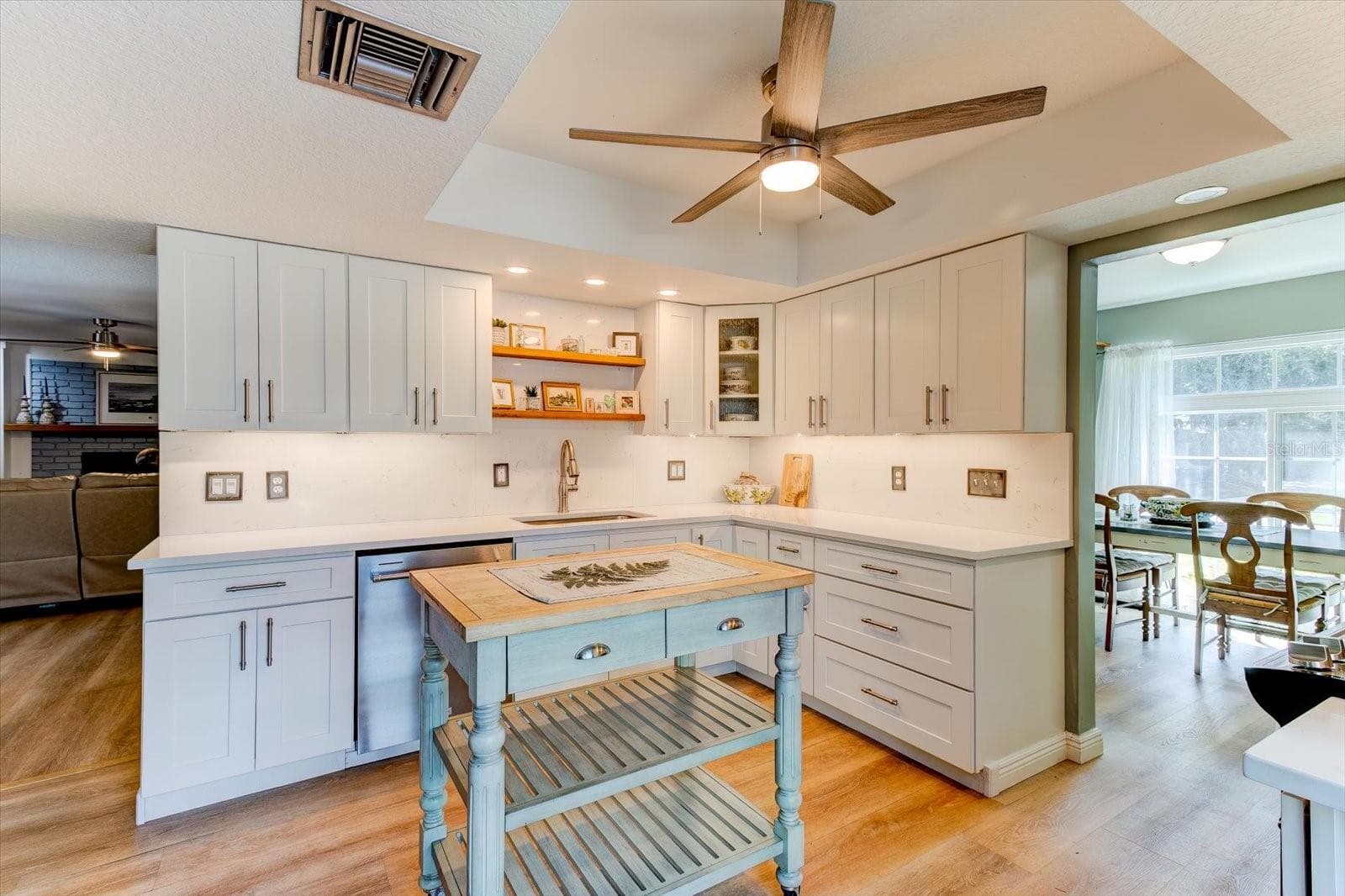Remodeled kitchen with generous workspace - 116 PARTRIDGE CIR, WINTER SPRINGS
