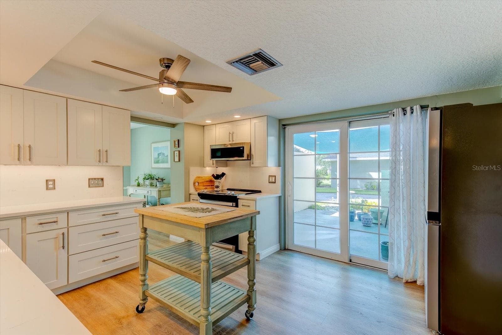 Fully renovated kitchen - 116 PARTRIDGE CIR, WINTER SPRINGS