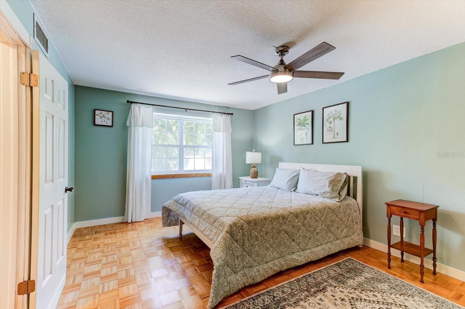 Generously sized secondary bedroom with walk-in closet - 116 PARTRIDGE CIR, WINTER SPRINGS
