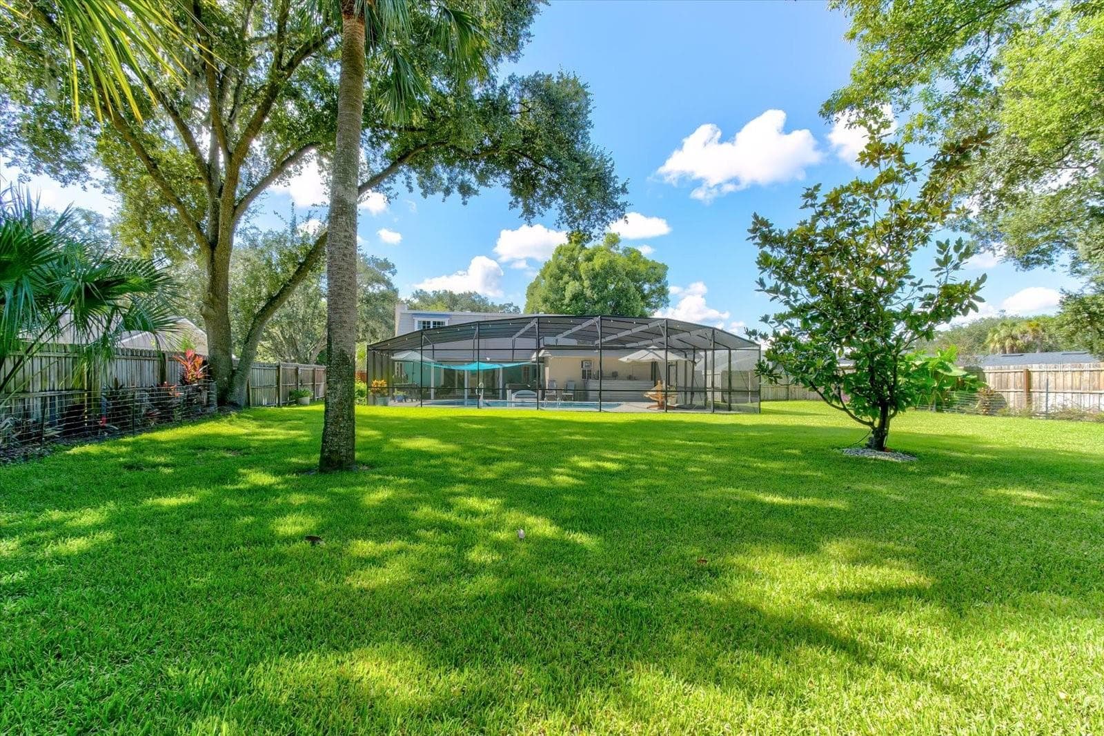 Expansive backyard - 116 PARTRIDGE CIR, WINTER SPRINGS