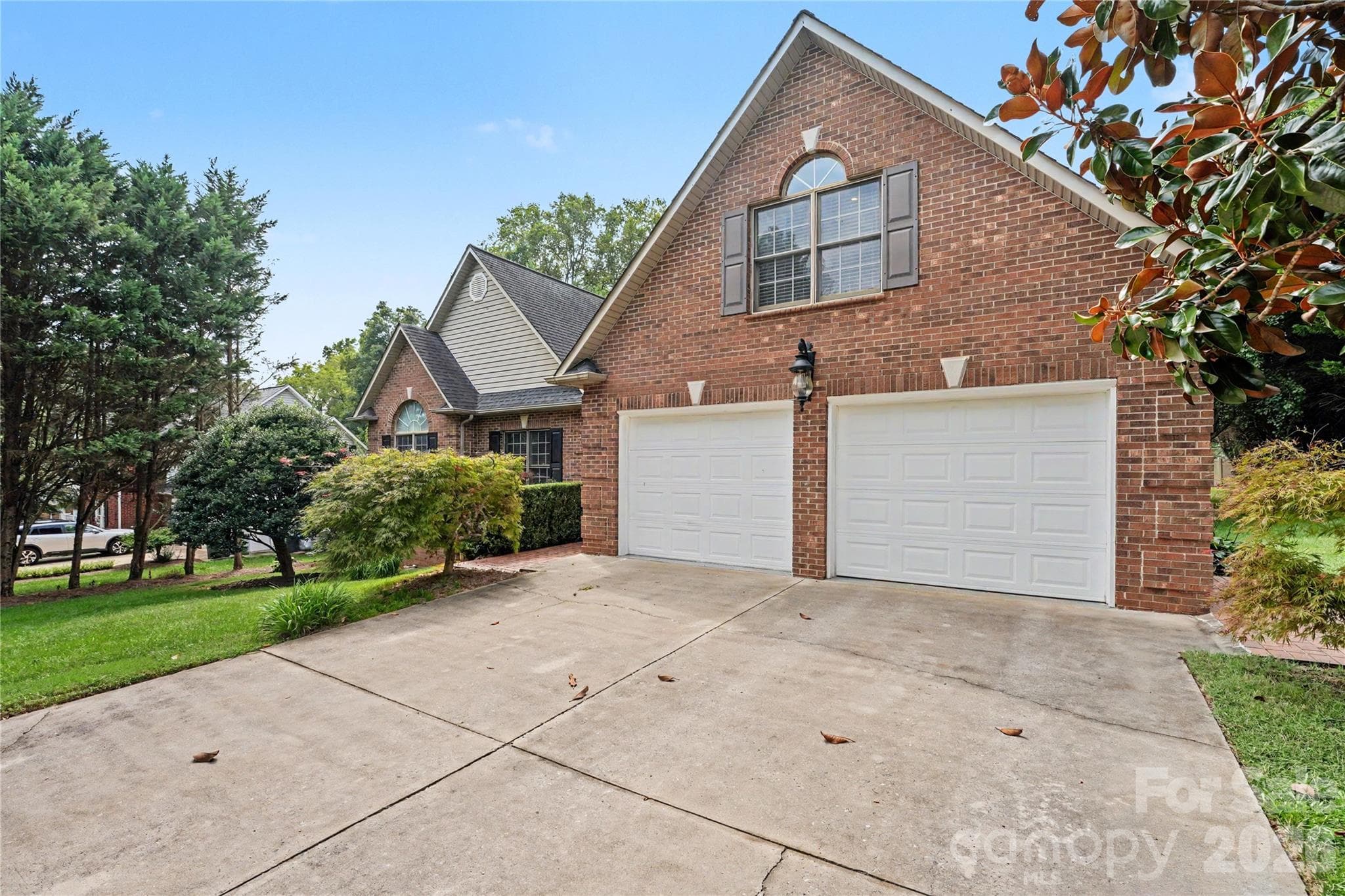 Single Family Residence at 1085 Merrywood Drive, Newton, photo 3 of 35