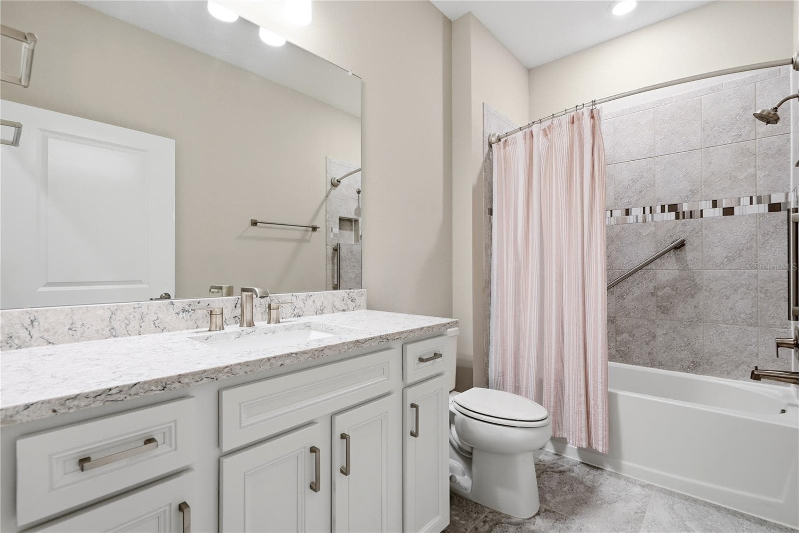 Full Bathroom with tub/shower. - 5535 BLUE CRUSH BND, LAND O LAKES