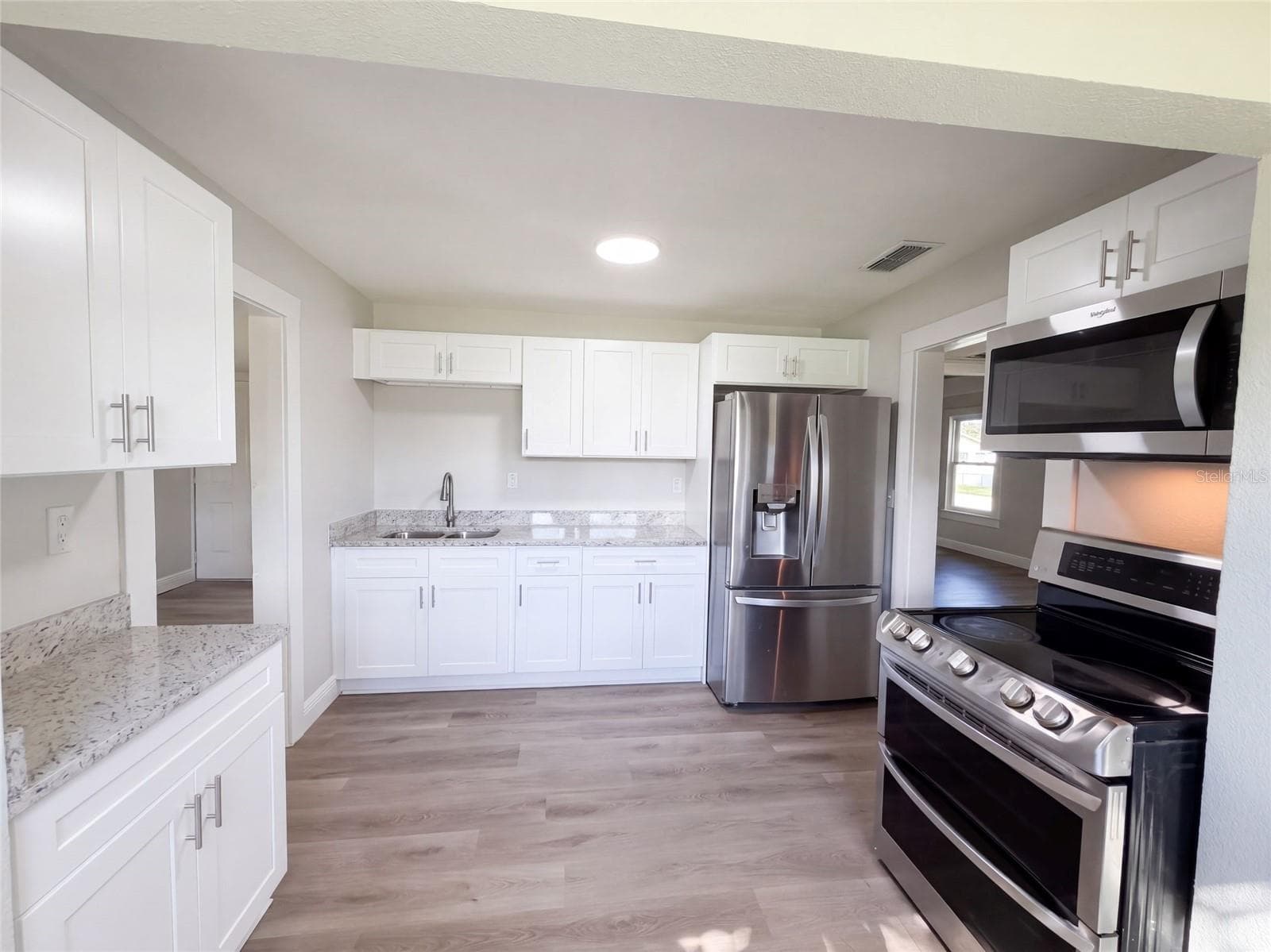 Single Family Residence at 802 MASSACHUSETTS AVE, ST CLOUD, photo 2 of 29