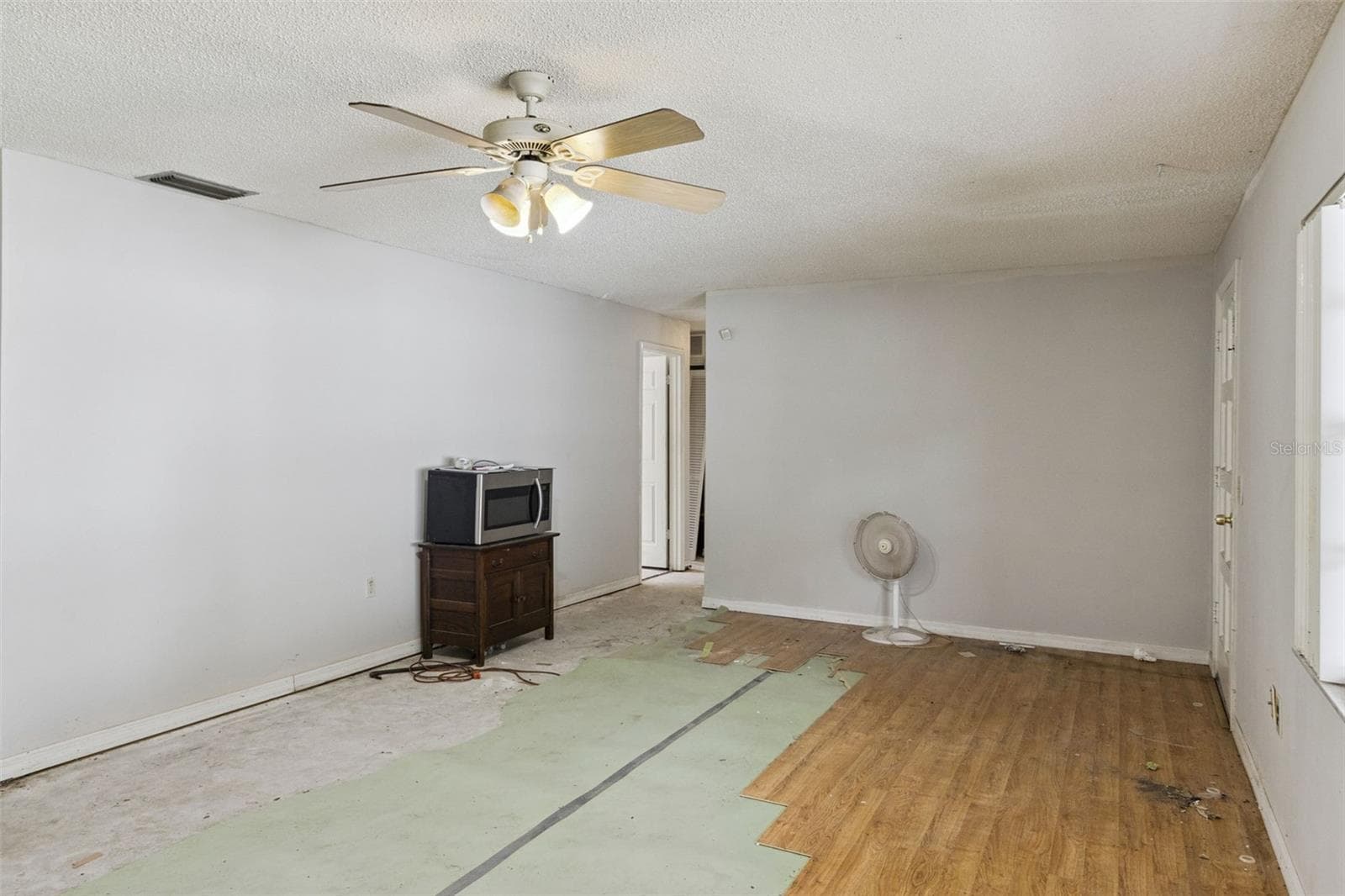Single Family Residence at 2605 RIDGETOP WAY, VALRICO, photo 4 of 48