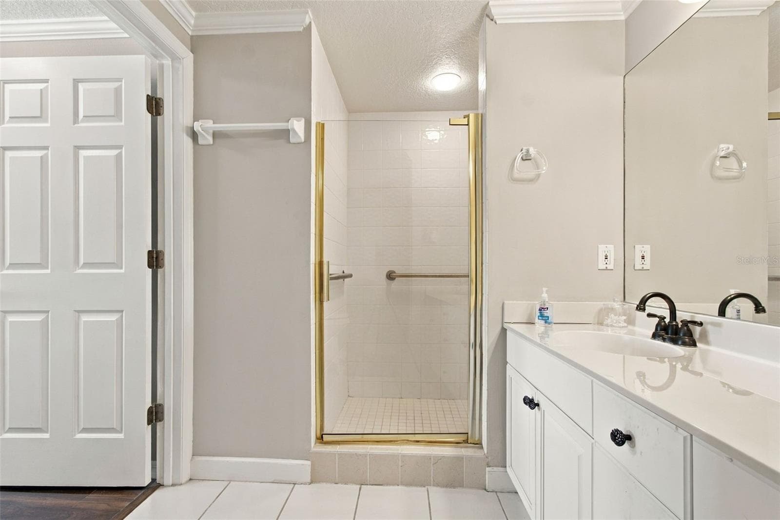 Primary Bath Shower - 399 150TH AVE #205, MADEIRA BEACH