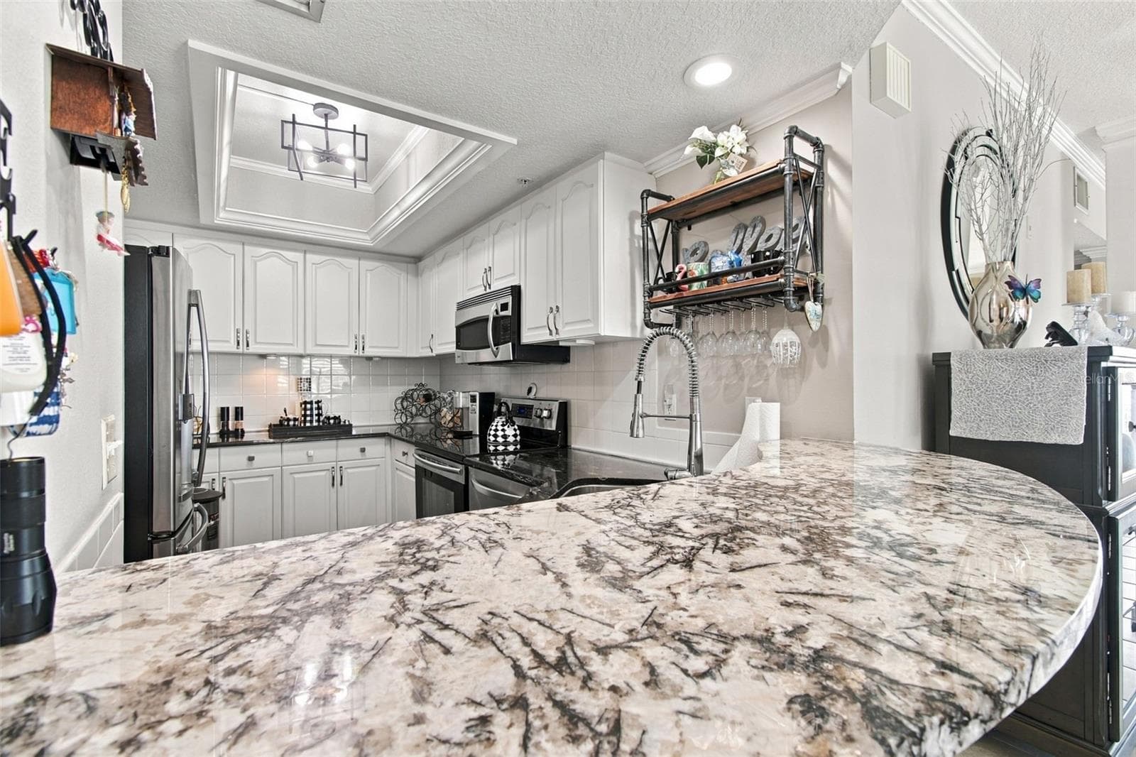 Gorgeous countertops in kitchen - 399 150TH AVE #205, MADEIRA BEACH