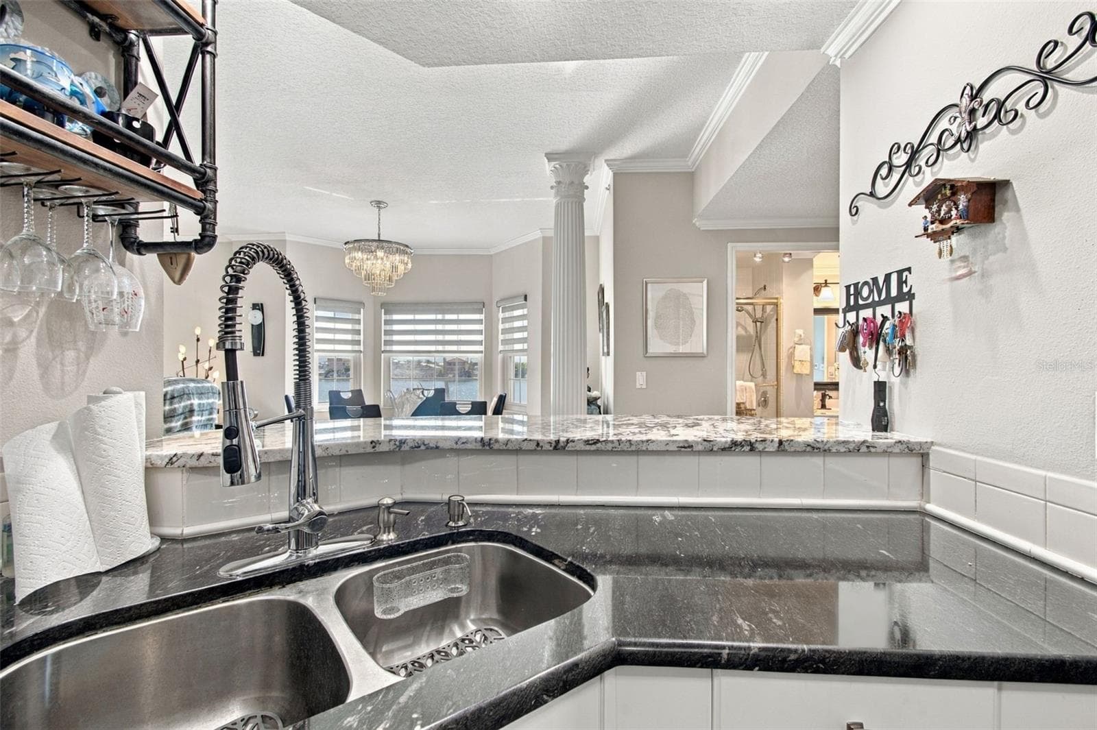 View from the kitchen - 399 150TH AVE #205, MADEIRA BEACH