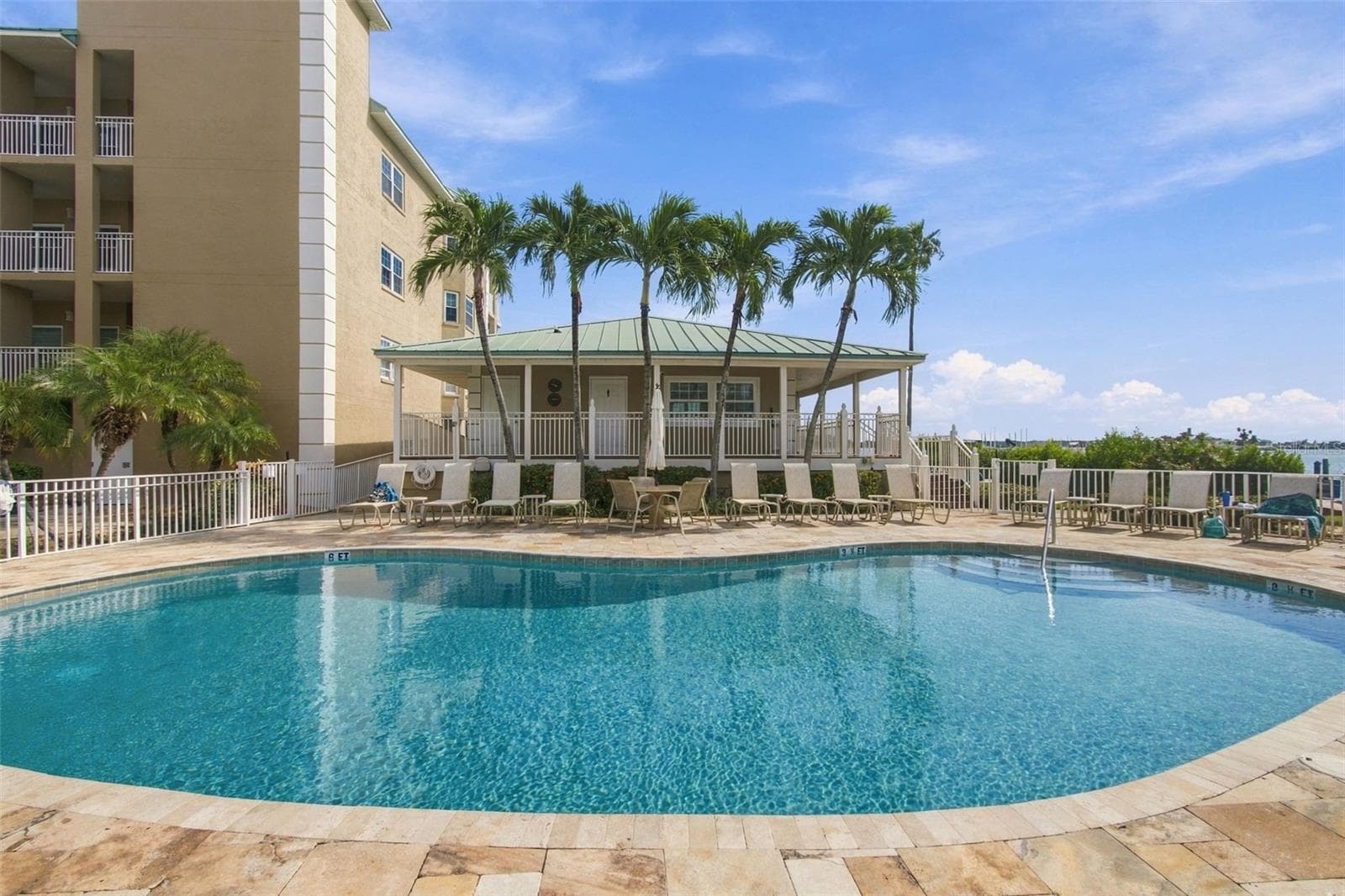 Swimming pool - 399 150TH AVE #205, MADEIRA BEACH