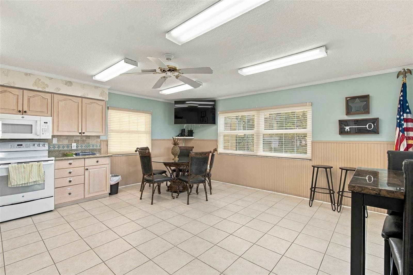 Clubhouse - 399 150TH AVE #205, MADEIRA BEACH