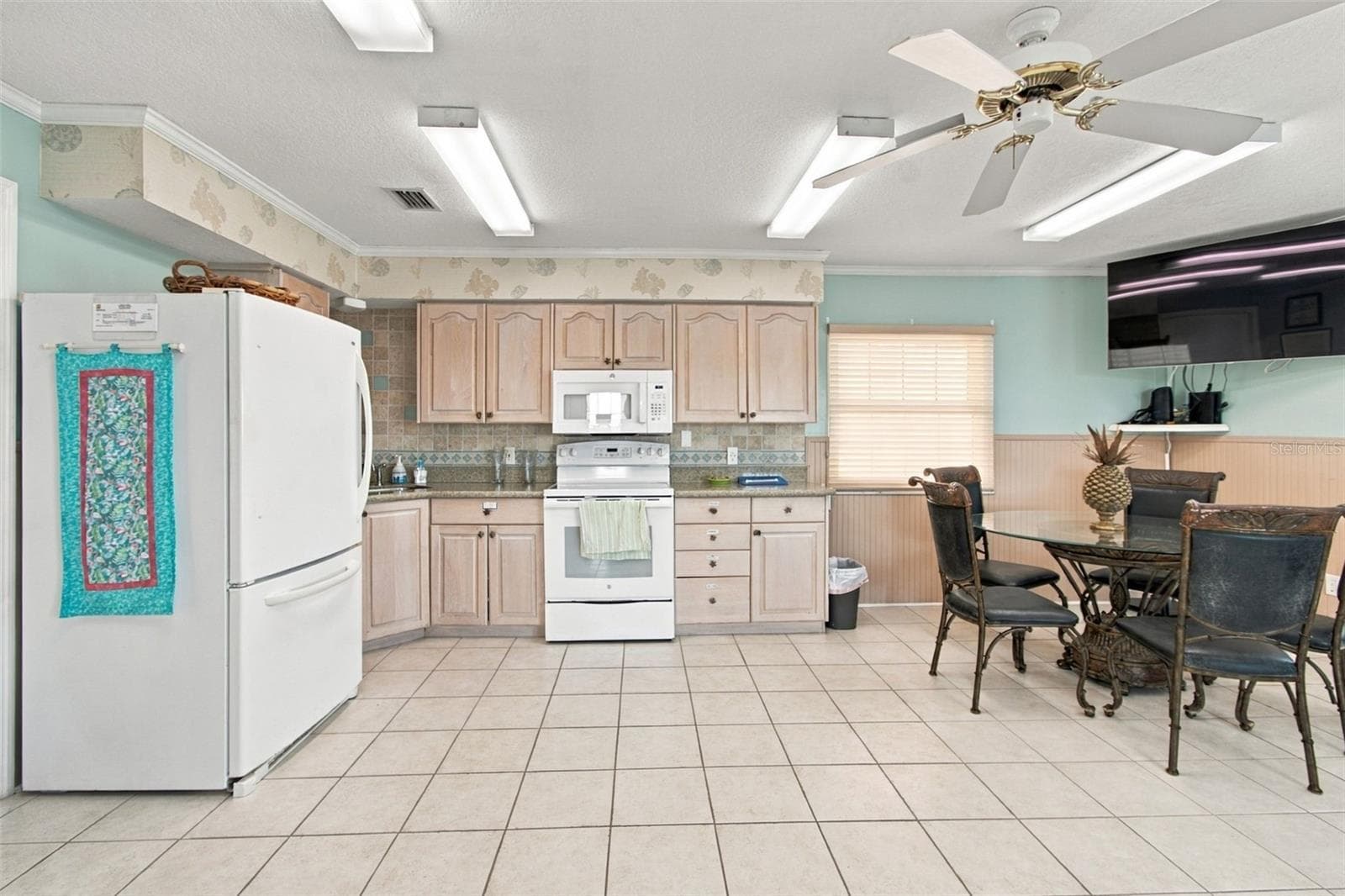 Clubhouse - 399 150TH AVE #205, MADEIRA BEACH