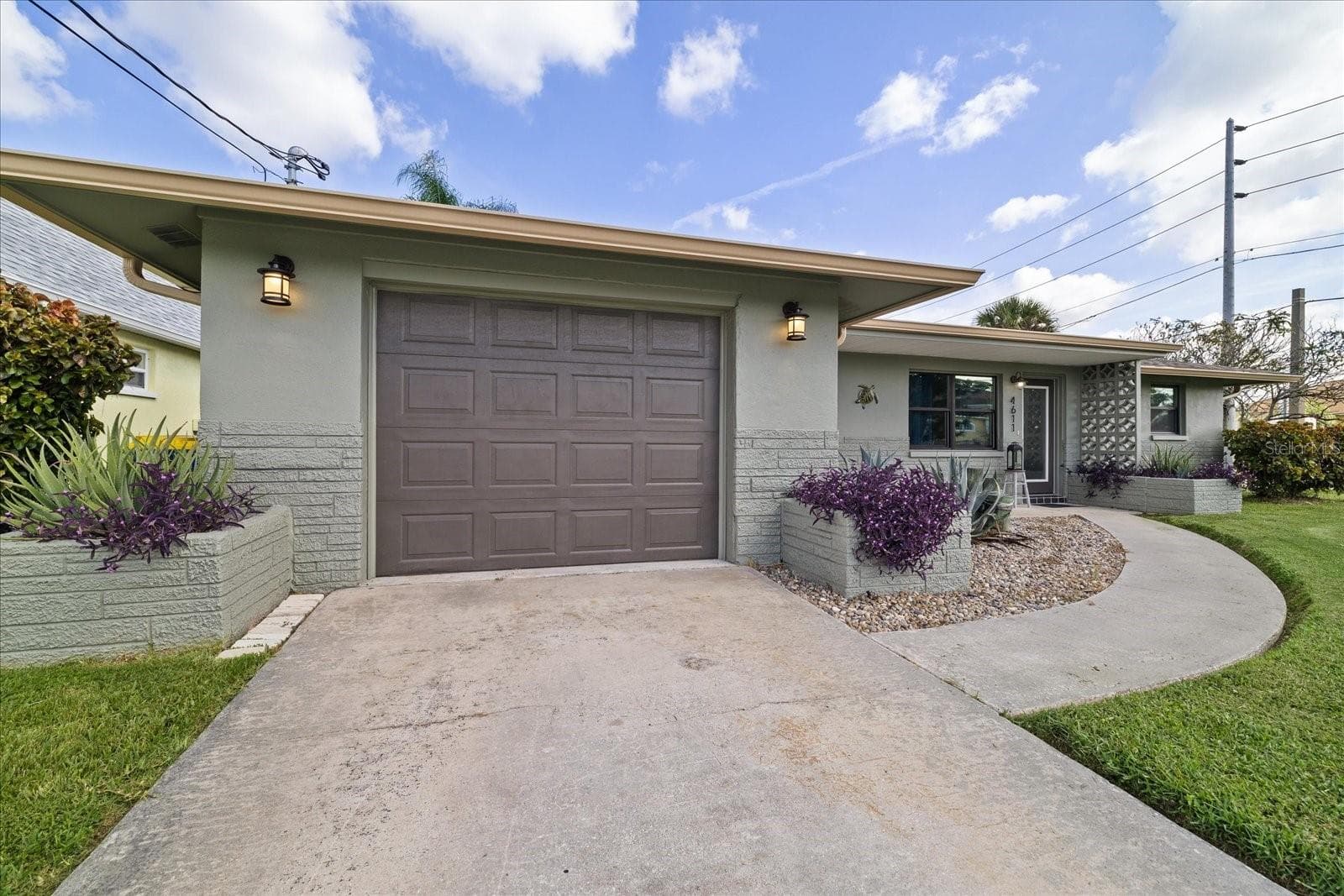 Single Family Residence at 4611 TOPSAIL TRL, NEW PORT RICHEY, photo 9 of 60