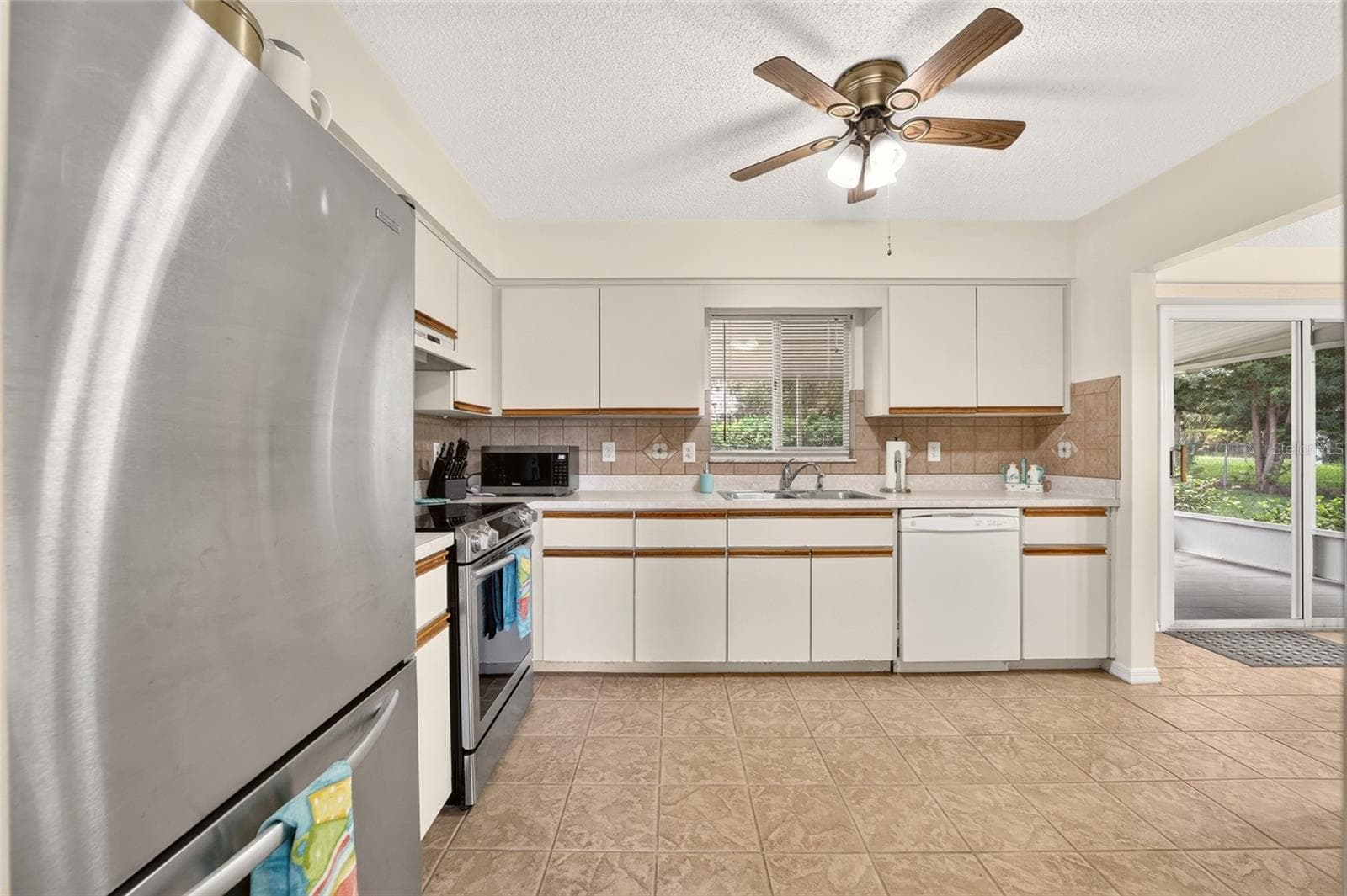 Single Family Residence at 10622 SE 179TH LN, SUMMERFIELD, photo 17 of 46