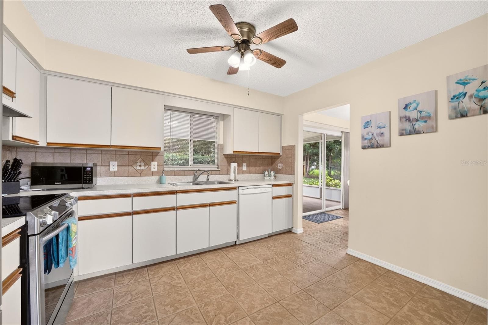 Single Family Residence at 10622 SE 179TH LN, SUMMERFIELD, photo 18 of 46