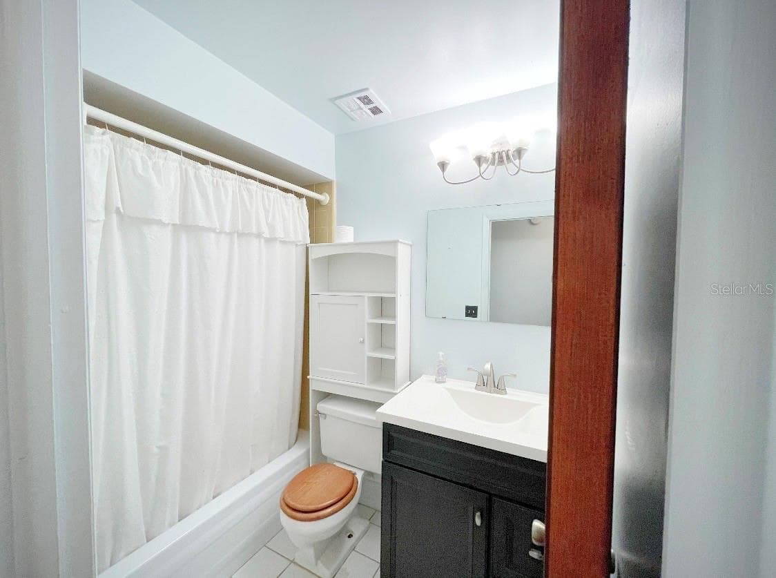 Single Family Residence at 5839 HUTTON DR, ORLANDO, photo 9 of 20