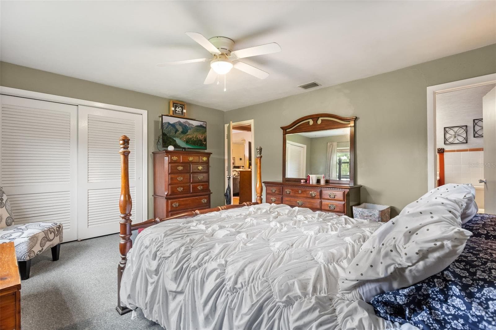 Large primary bedroom. - 4511 LONGWORTH DR, ORLANDO