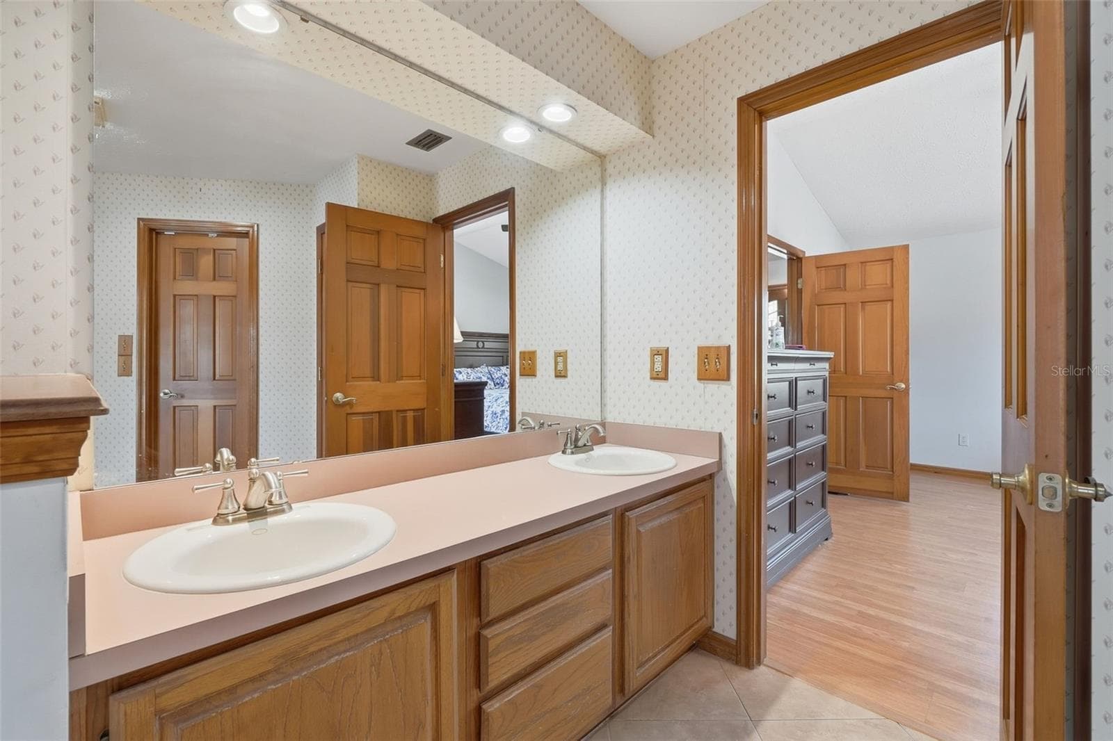 Single Family Residence at 349 SEMINOLE WOODS BLVD, GENEVA, photo 25 of 68