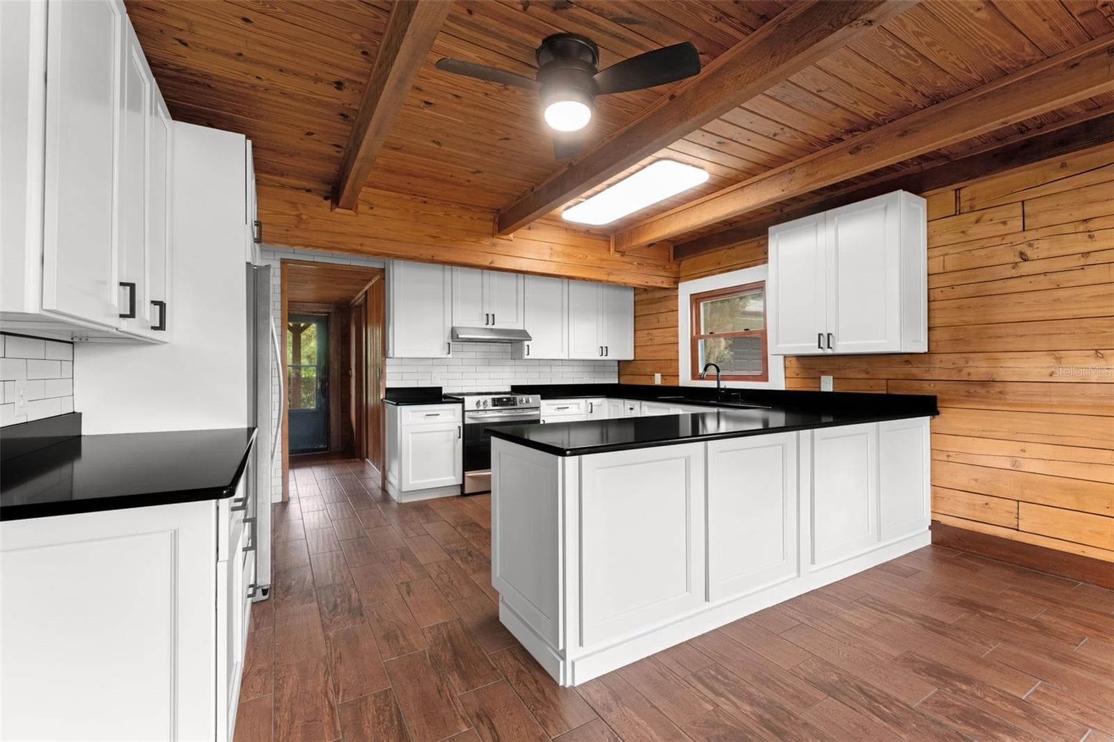 Single Family Residence at 15551 VINOLA CT, MONTVERDE, photo 9 of 42
