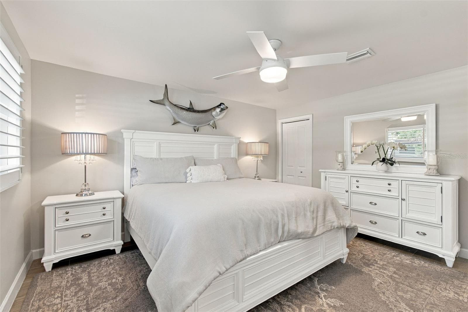 Primary suite has plenty of room for King size bed and furniture plus a generous walk-in closet and en-suite bath - 4501 TRASK ST, TAMPA