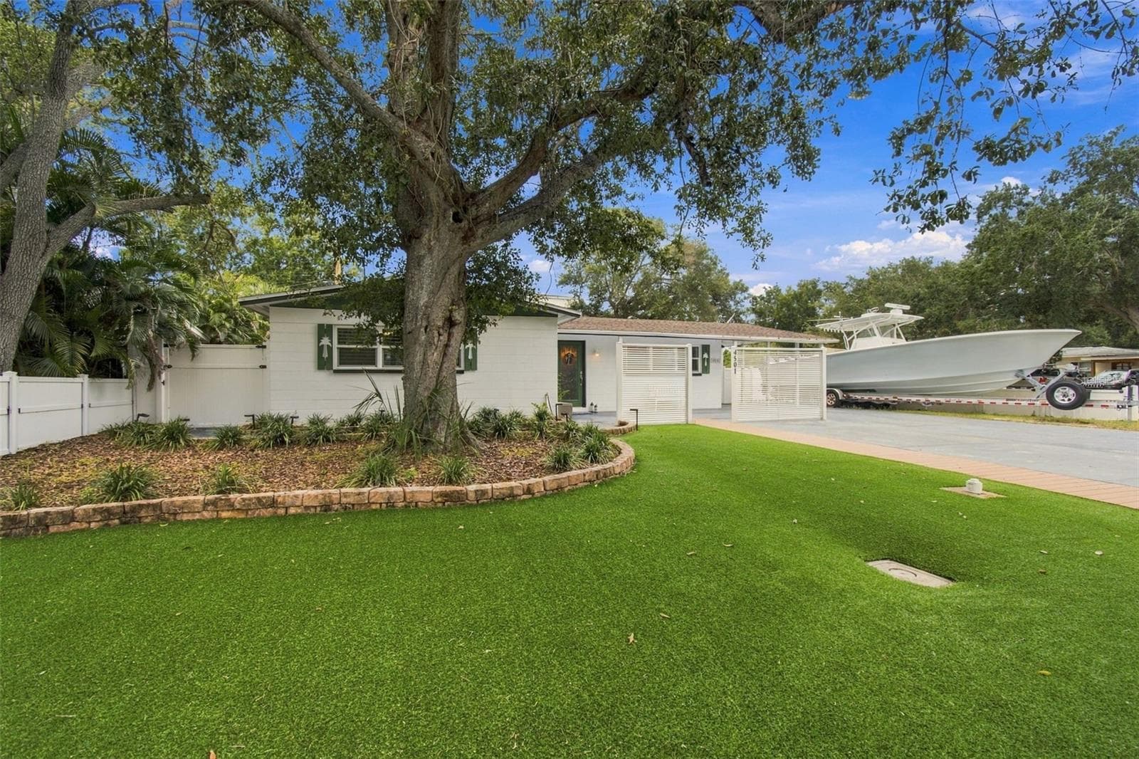 Boat does not stay! But there is plenty of room for your own! - 4501 TRASK ST, TAMPA